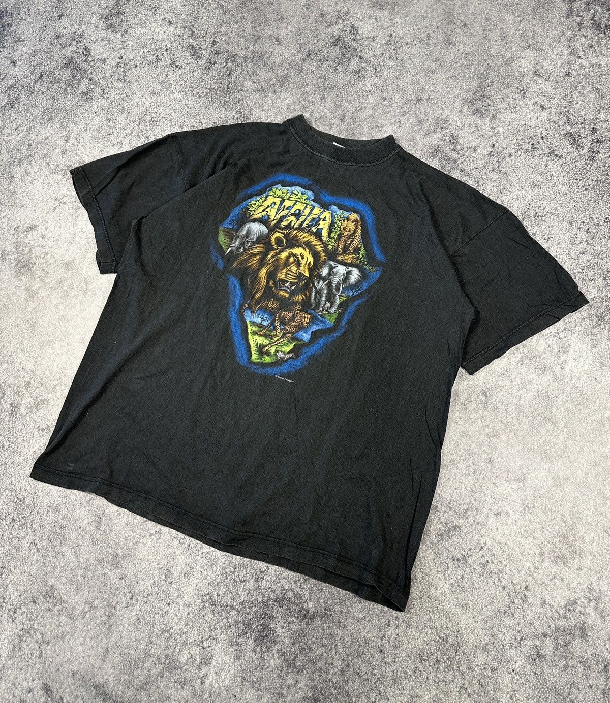 Vintage Vintage Africa T-shirt Rare Logo Streetwear Casual Merch VTg Size US XL / EU 56 / 4 - 1 Thumbnail