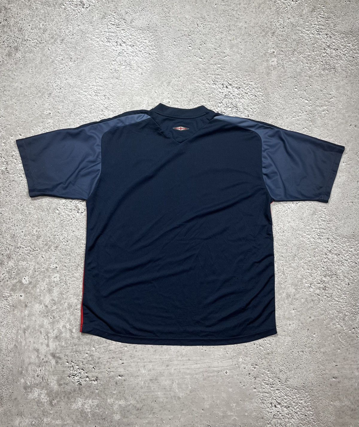 Umbro Vintage Umbro England Jersey Navy Blue Red Football Shirt Size US L / EU 52-54 / 3 - 9 Thumbnail
