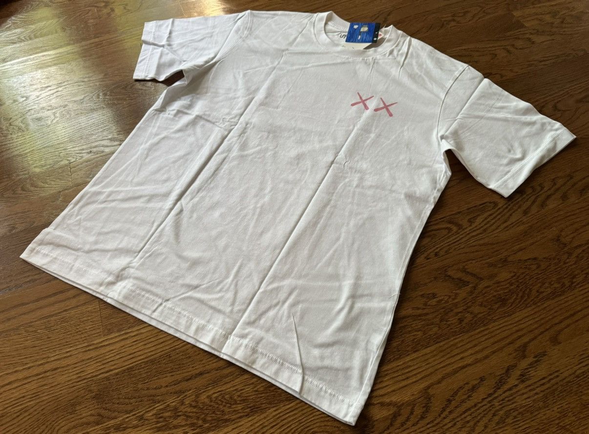 Kaws × Uniqlo Medium Kaws Time Off Tee White Uniqlo UT T-Shirt Figure Size US M / EU 48-50 / 2 - 7 Thumbnail