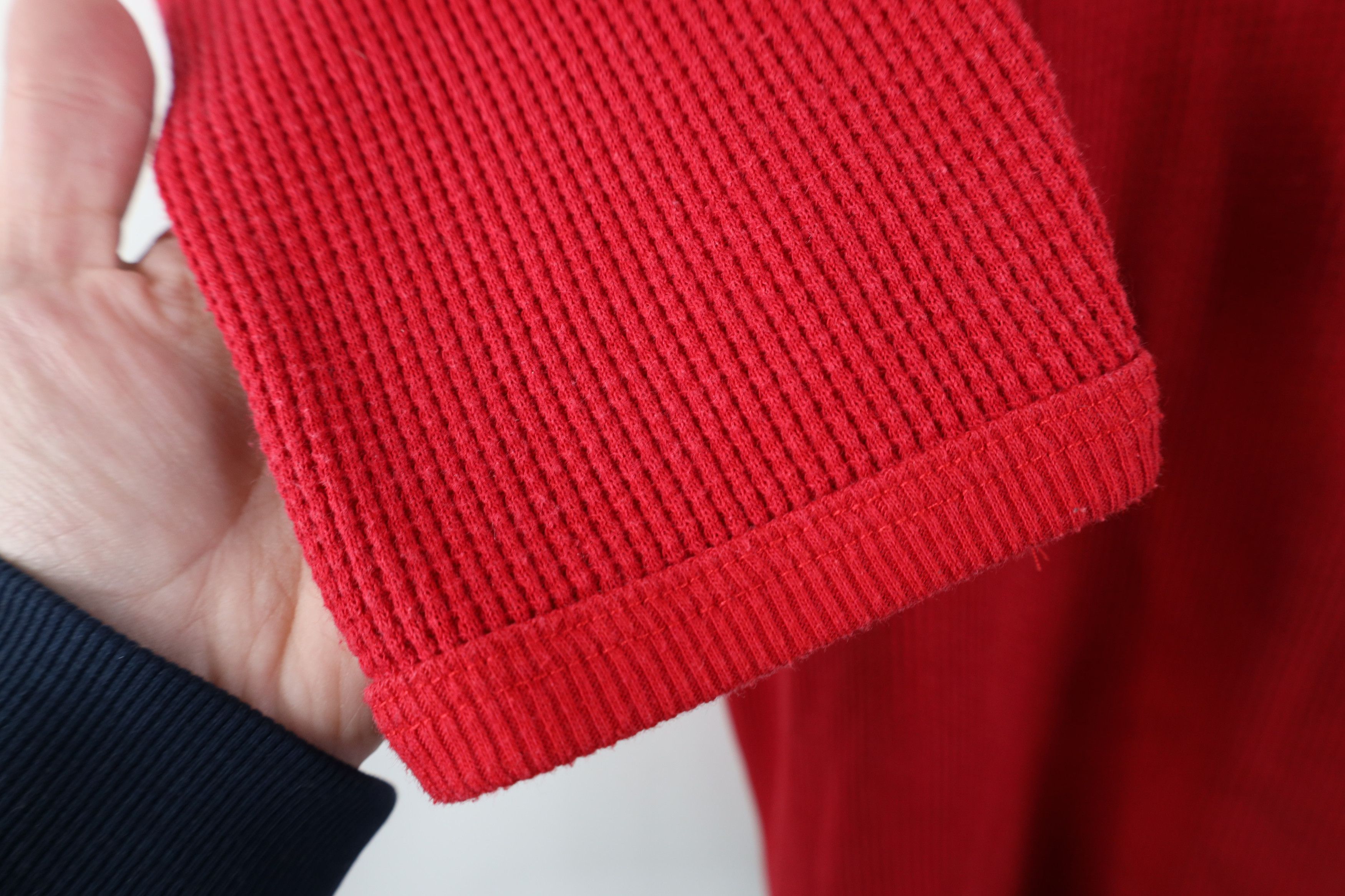 Vintage Vintage 90s Streetwear Waffle Knit Long Sleeve T-Shirt Red Size US L / EU 52-54 / 3 - 6 Thumbnail