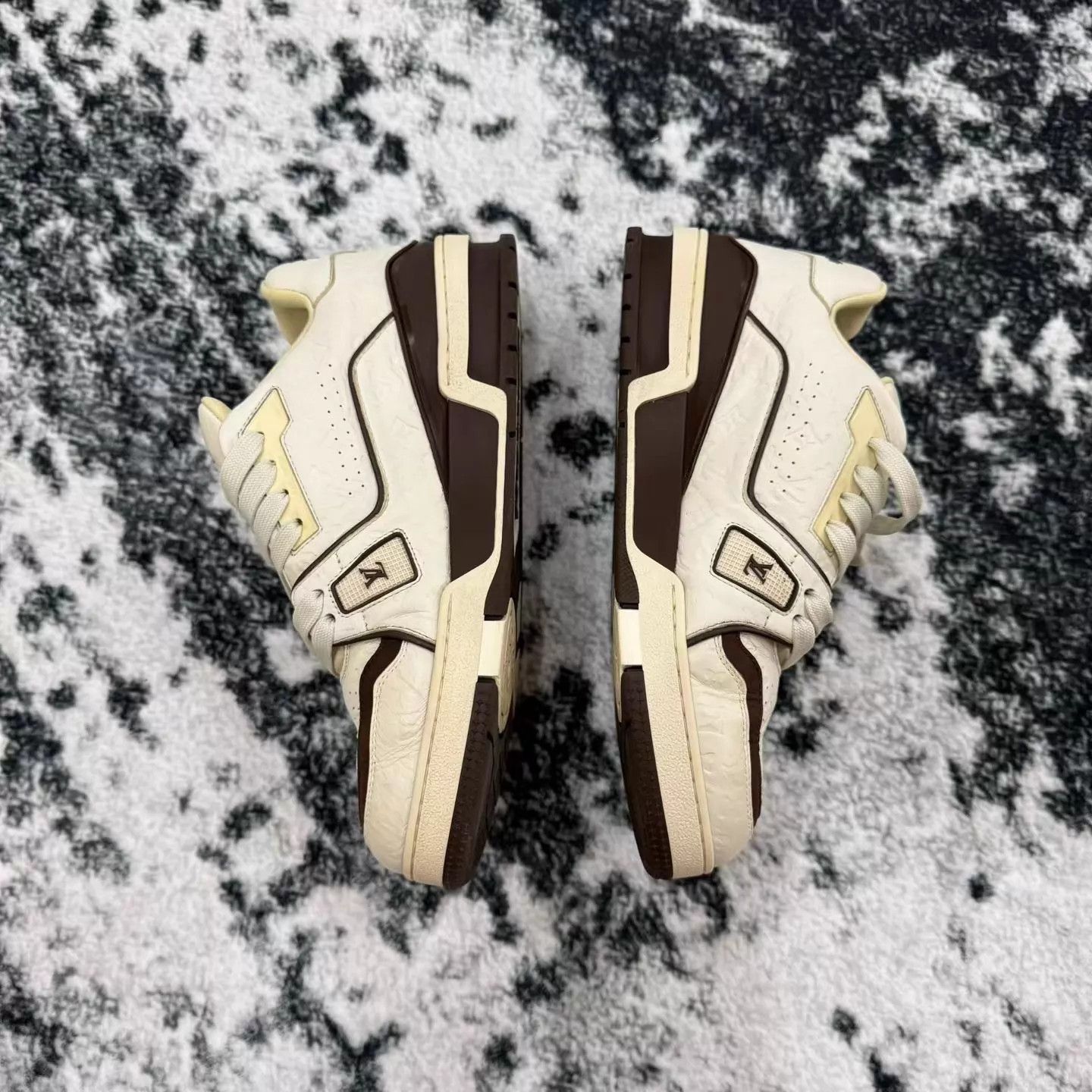 Louis Vuitton LOUIS VUITTON LV Trainer Tan & Beige 40 Near New Size US 7 / EU 40 - 4 Thumbnail
