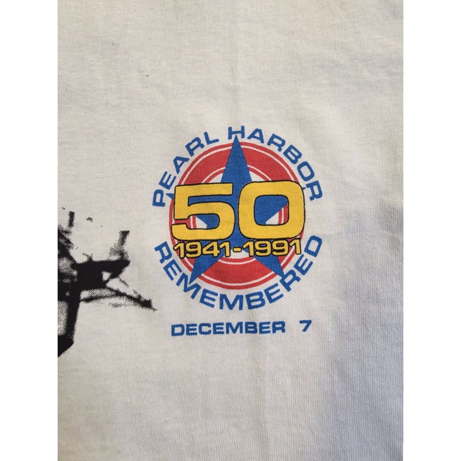 Vintage VINTAGE Crazy Shirts T-Shirt Pearl Harbor 1991 50 Years AOP White Mens L Size US L / EU 52-54 / 3 - 4 Thumbnail