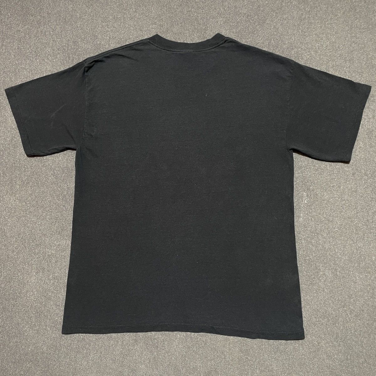 Vintage Vintage Shuvit Boardshop Skateboard T-shirt Size US L / EU 52-54 / 3 - 3 Thumbnail