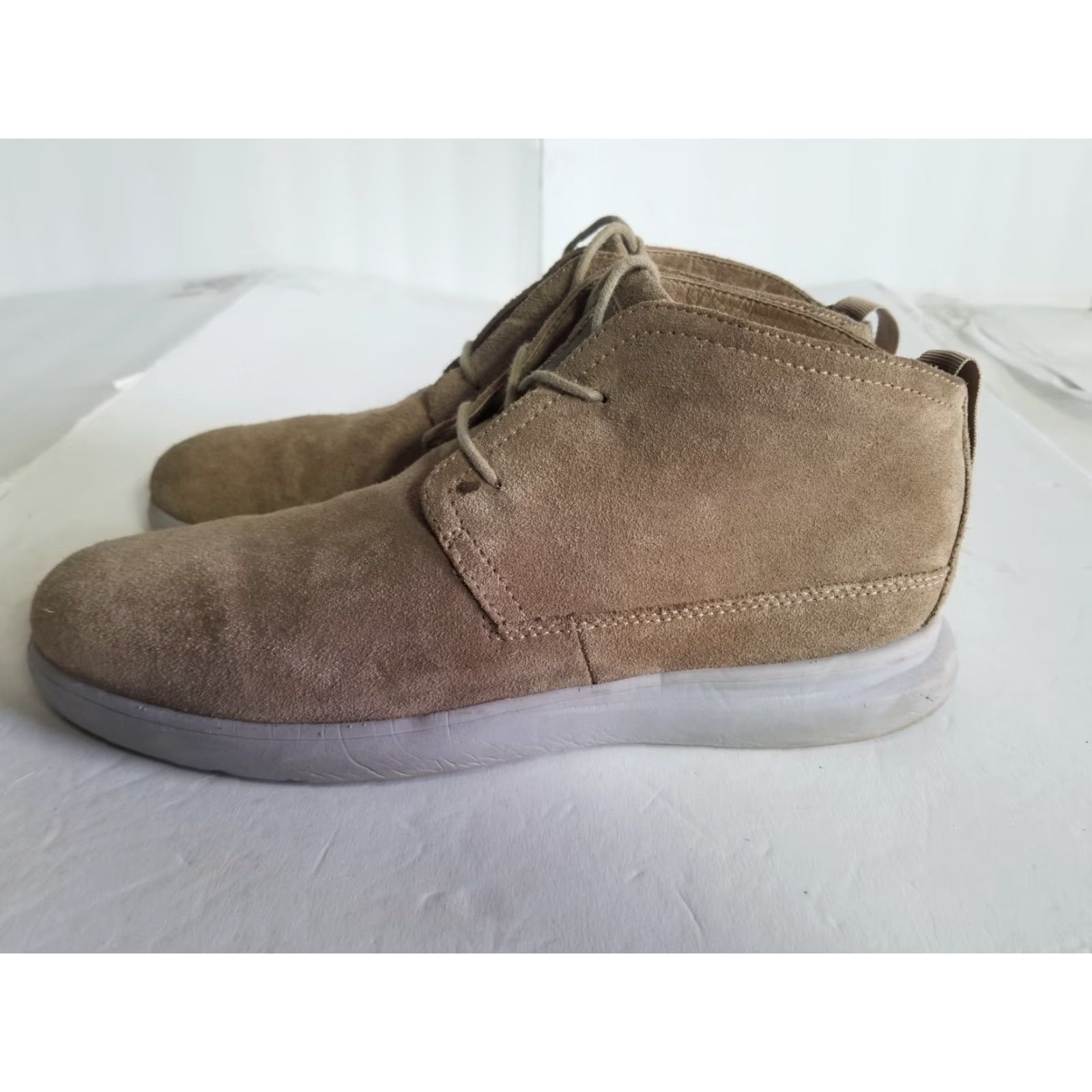 johnnie-O johnnie-O The Chill Chukka Boots Mens 10 M Beige Suede Casual Boots Men Beige Suede Casual The Chill Chukka Size US 10 / EU 43 - 5 Thumbnail
