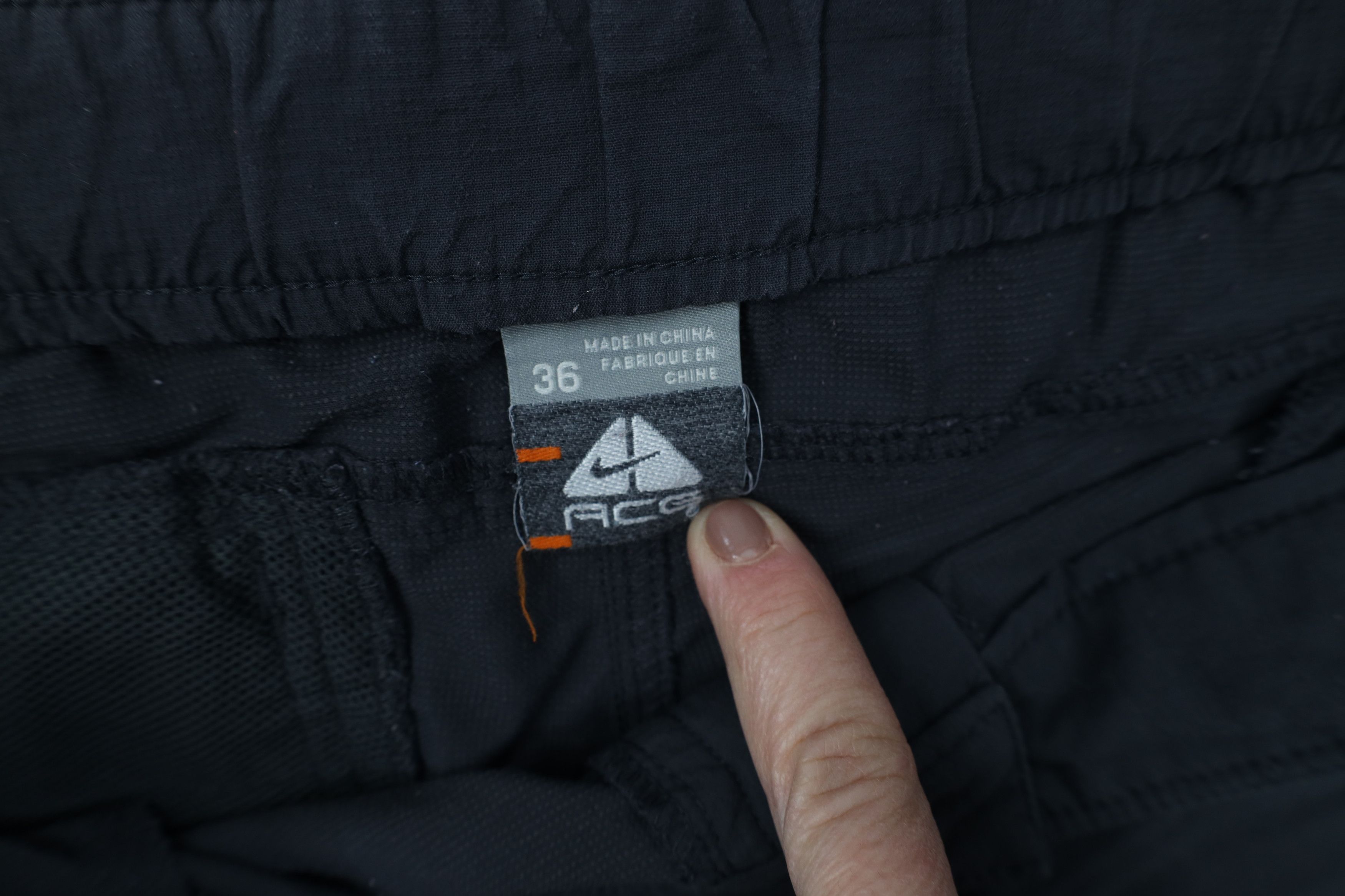 Nike Vintage Nike ACG Mini Swoosh Belted Trekking Hiking Shorts Size US 36 / EU 52 - 8 Thumbnail