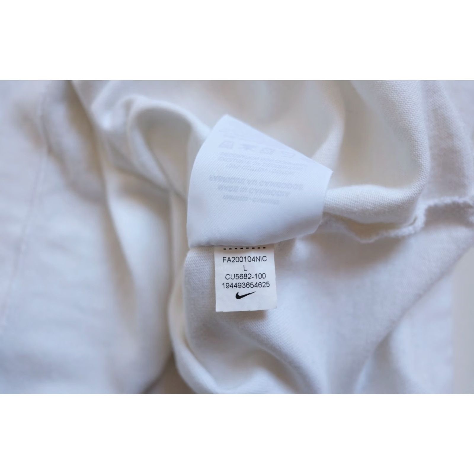Nike VINTAGE Nike SWOOSH SPORTWEAR ACTIVE RETRO Y2K WHITE GRAPHIC BOXY T SHIRT SZ L Size US L / EU 52-54 / 3 - 7 Thumbnail