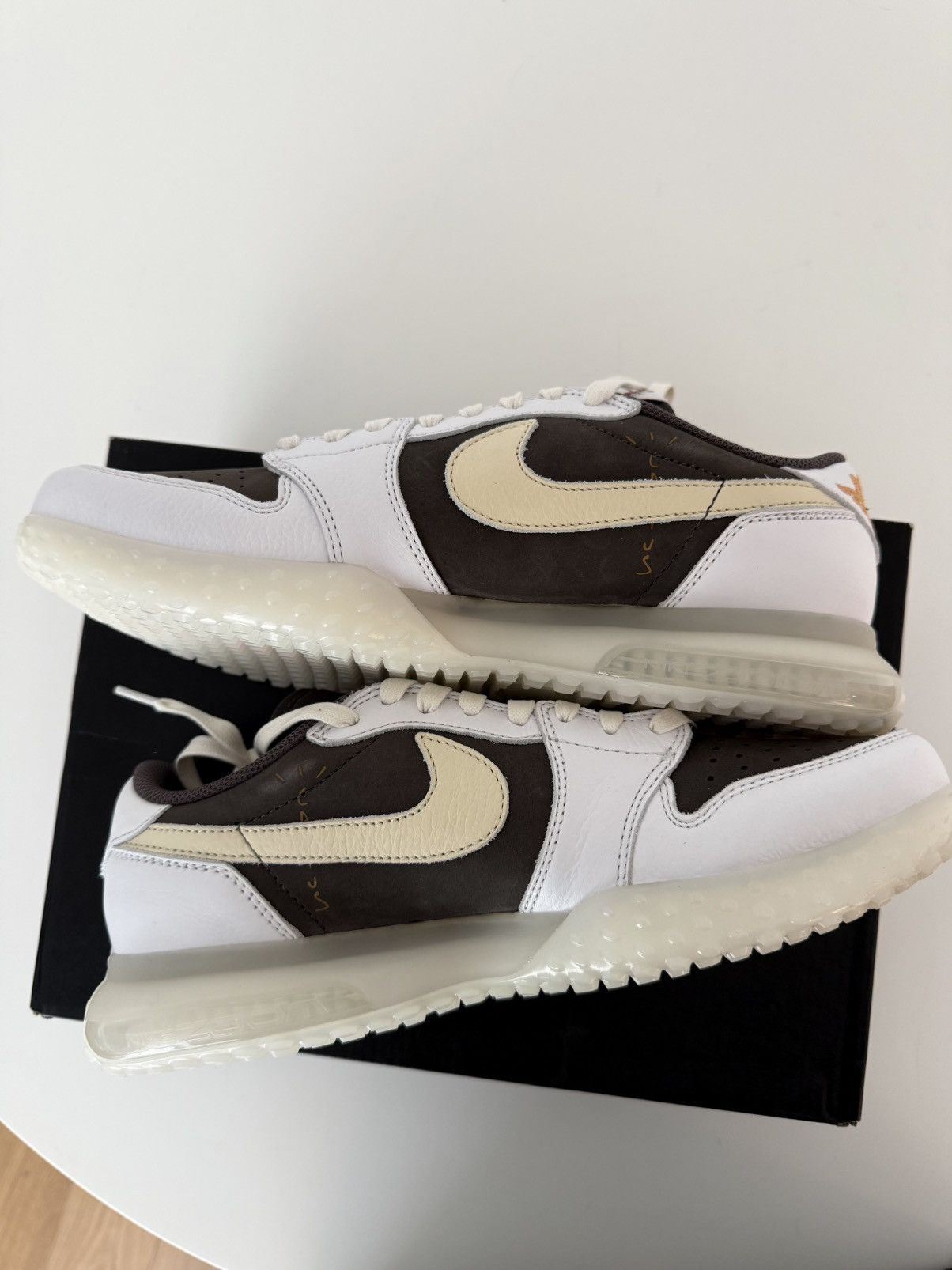Jordan Brand × Travis Scott Travis Scott x Air Jordan 1 Low Turf "Reverse Mocha" Sample Size US 8 / EU 41 - 3 Thumbnail