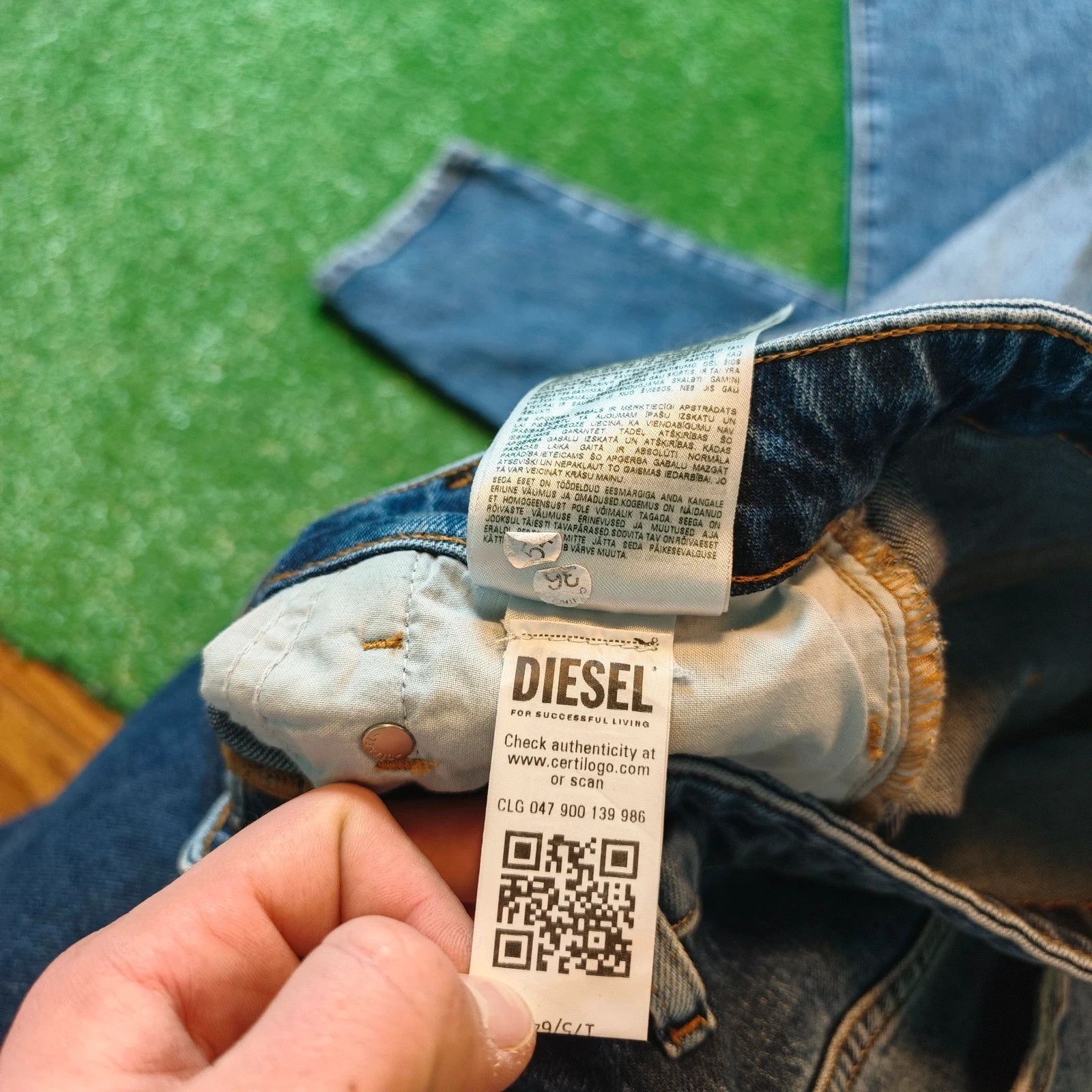 Diesel Diesel Jeans Womens 25 Blue straight zip fly high rise Size 25" / US 0 / IT 36 - 7 Thumbnail