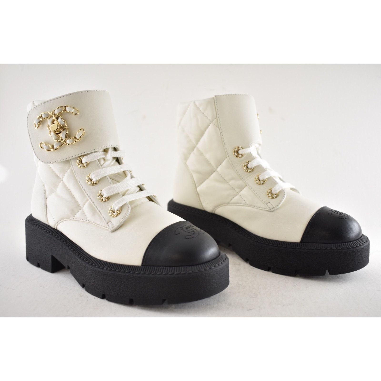 Chanel Chanel 24B White Quilt Gold CC Chain Combat Boots 37c Size US 6 / IT 36 - 3 Thumbnail