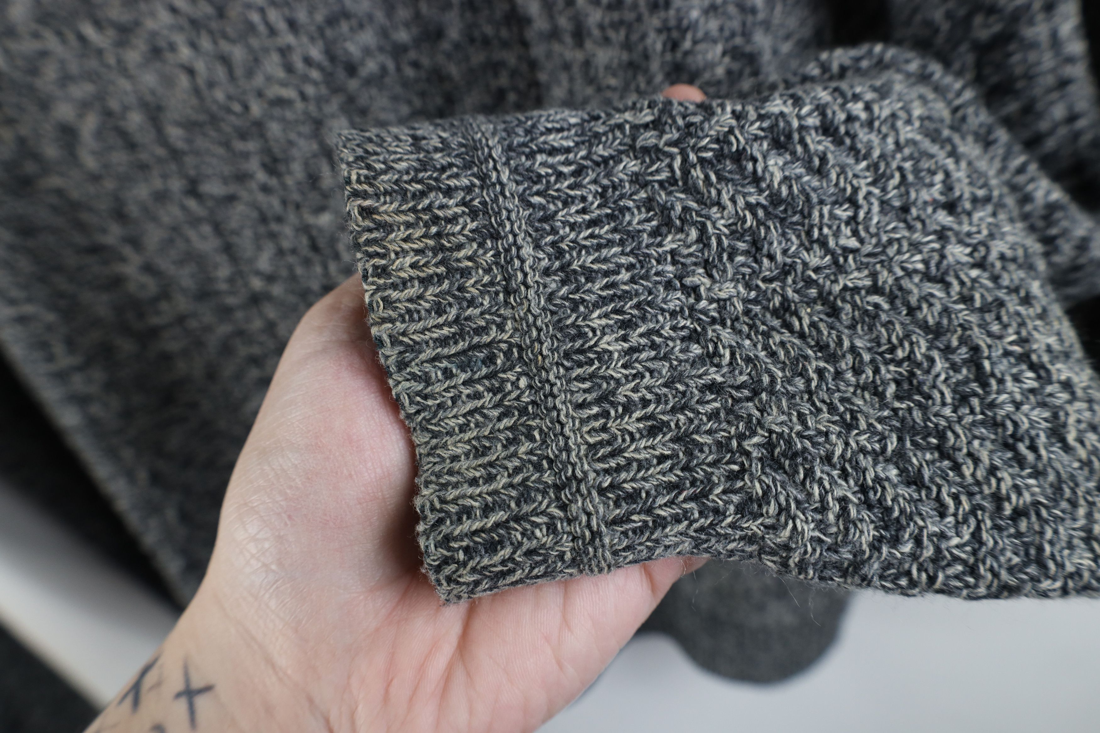 Vintage Vintage 90s Streetwear Framed Knit Crewneck Sweater Gray Size US M / EU 48-50 / 2 - 7 Thumbnail