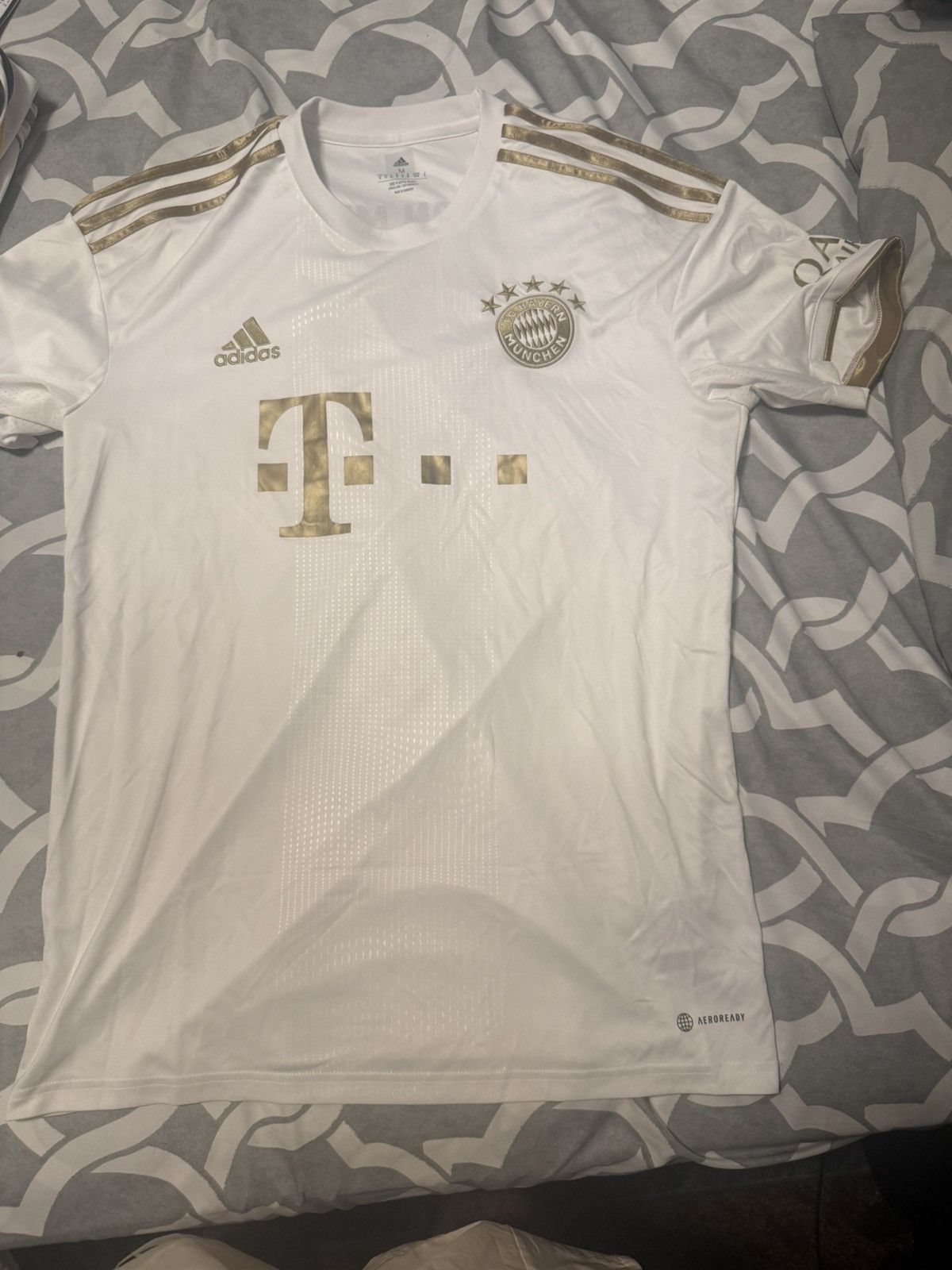 Adidas 22/23 Bayern Away Size US M / EU 48-50 / 2 - 1 Thumbnail