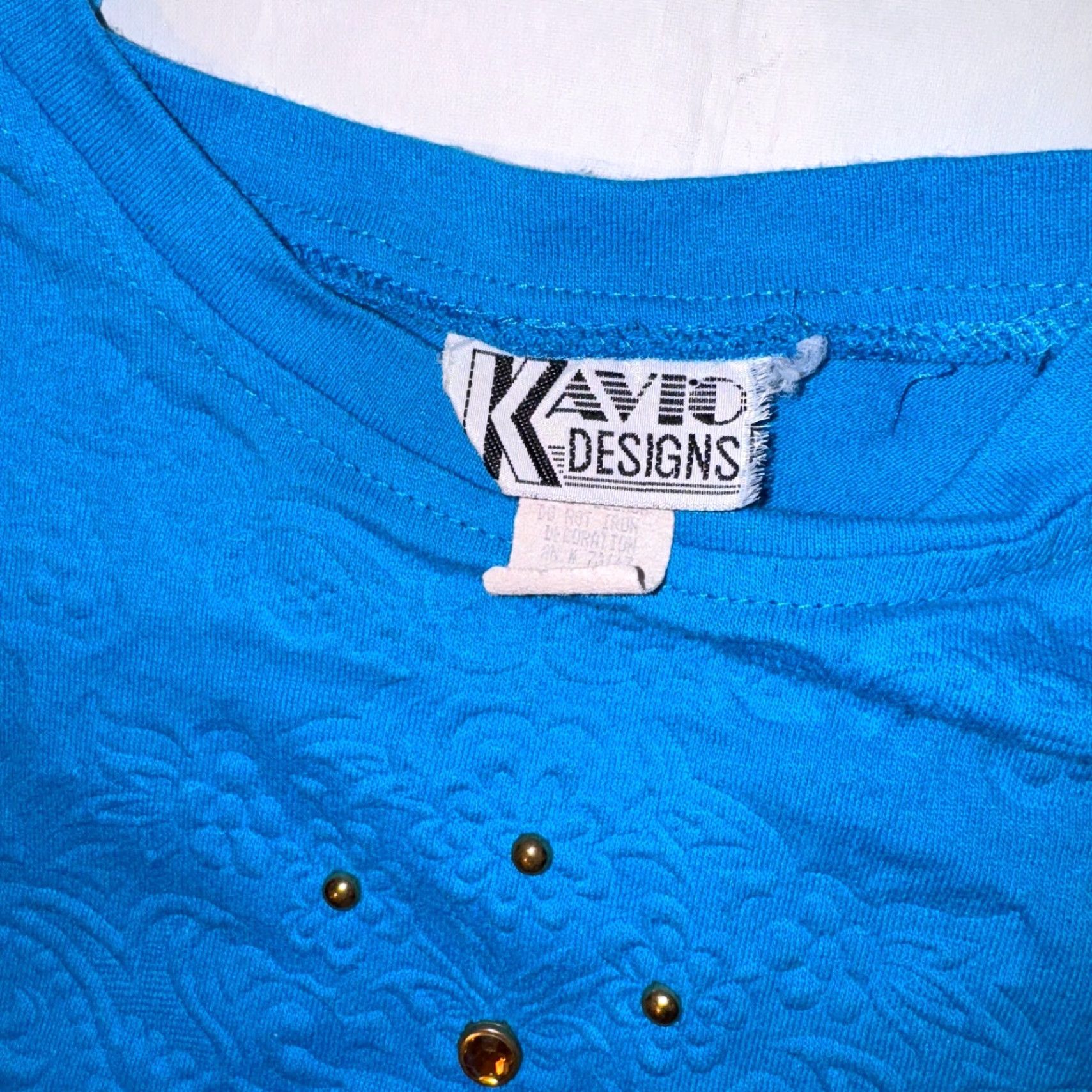 AQUA VINTAGE Kavio! T-Shirt XL Aqua Blue Embossed Bejeweled 80s 90s Crew Neck Short Sleeve Unisex Adults Cotton Blend Size XL / US 12-14 / IT 48-50 - 5 Thumbnail