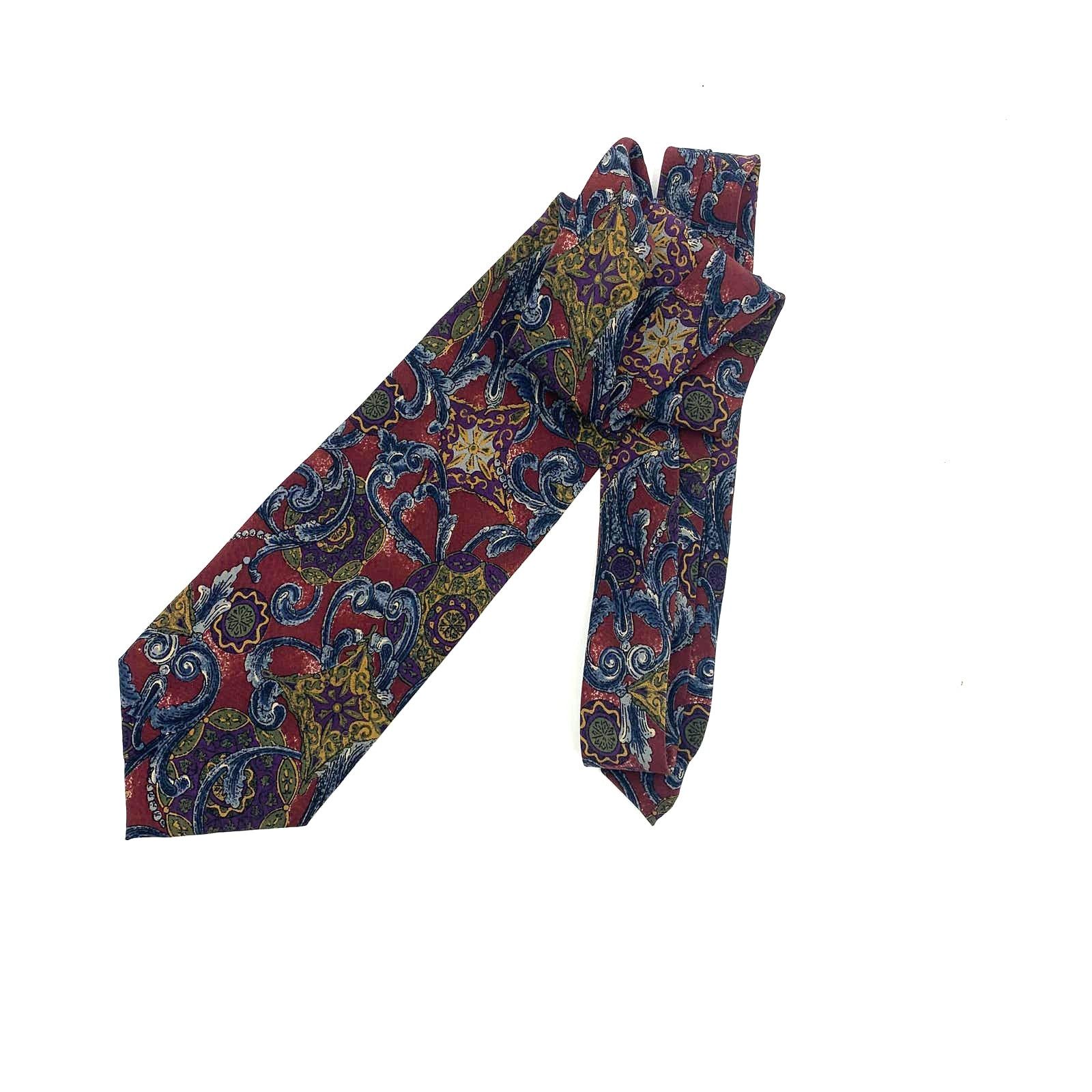 Valentino × Vintage Vintage Valentino Silk Printed Tie Scrolls Motif Red Foulard Size ONE SIZE - 7 Thumbnail