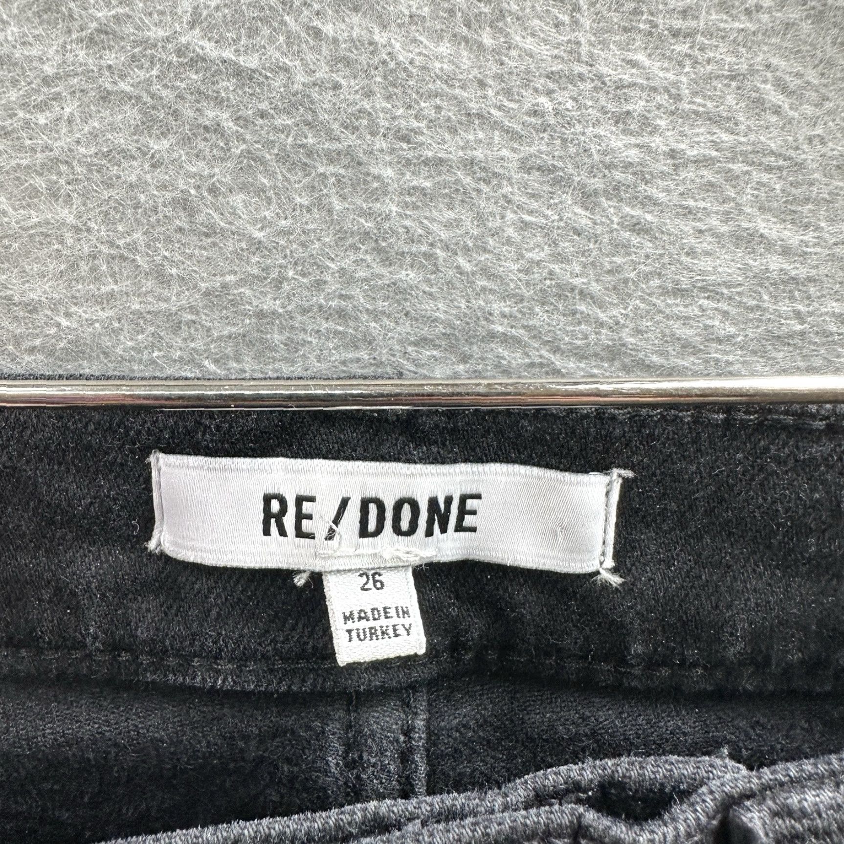 RE/DONE RE/DONE Jeans Women 26 Slim 90s High Rise Ankle Crop Raw Hem Button Fly Black Denim Size 26" / US 2 / IT 38 - 7 Thumbnail