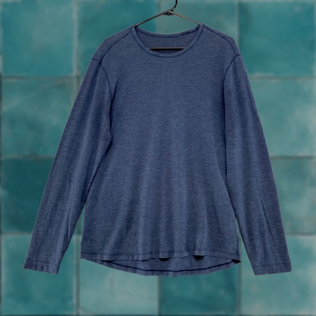 Lululemon Lululemon Surge Shirt Mens Large Long Sleeve Blue Crew Neck Athletic Activewear Size US L / EU 52-54 / 3 - 1 Thumbnail
