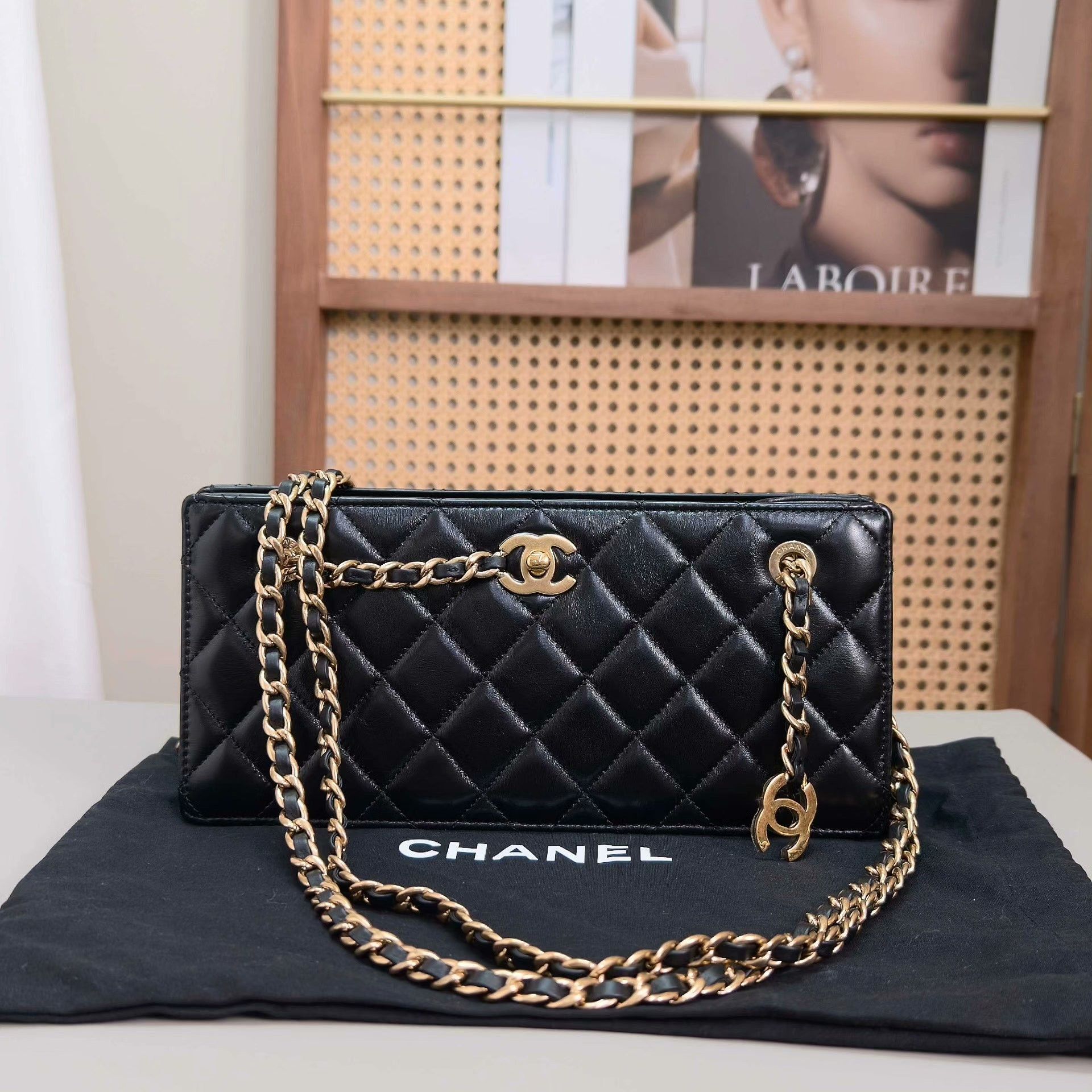 Chanel Pre-loved Bag Very good condition Size ONE SIZE - 1 Thumbnail