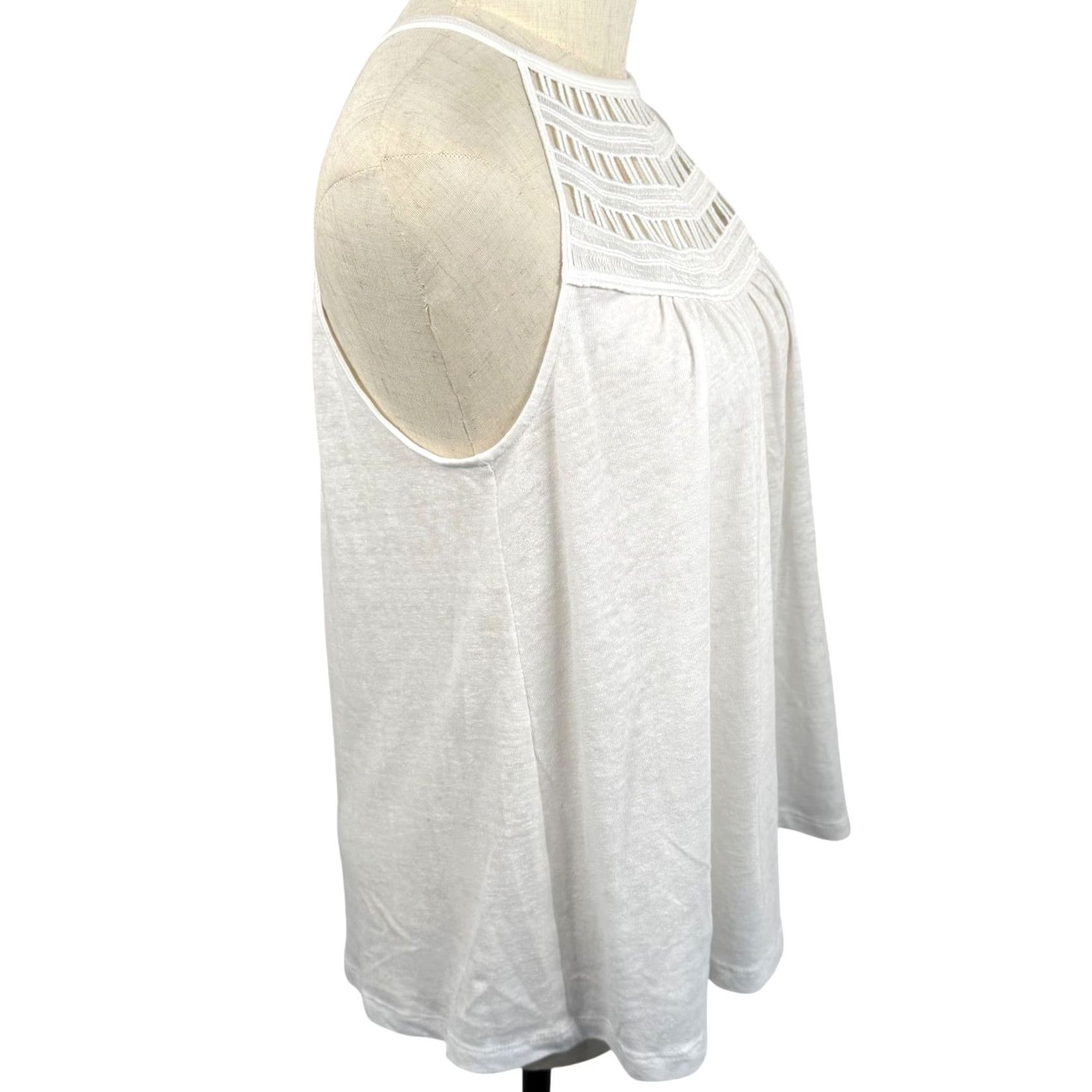 Old Navy Old Navy Womens M Halter Tank Top White Linen Blend Crochet High Neck Beachy EUC Size M / US 6-8 / IT 42-44 - 5 Thumbnail