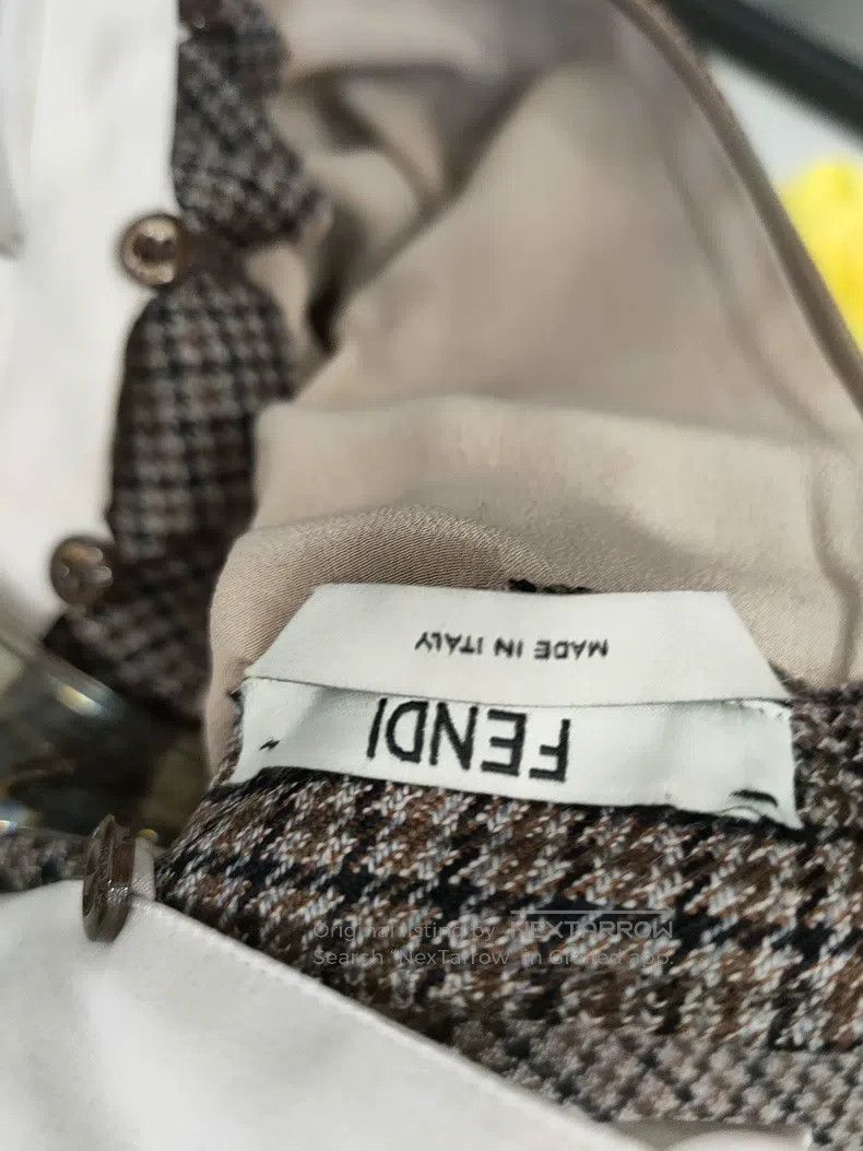 Fendi Fendi Heavy wool poncho coat, mulberry silk embroidery Size XS / US 0-2 / IT 36-38 - 2 Thumbnail