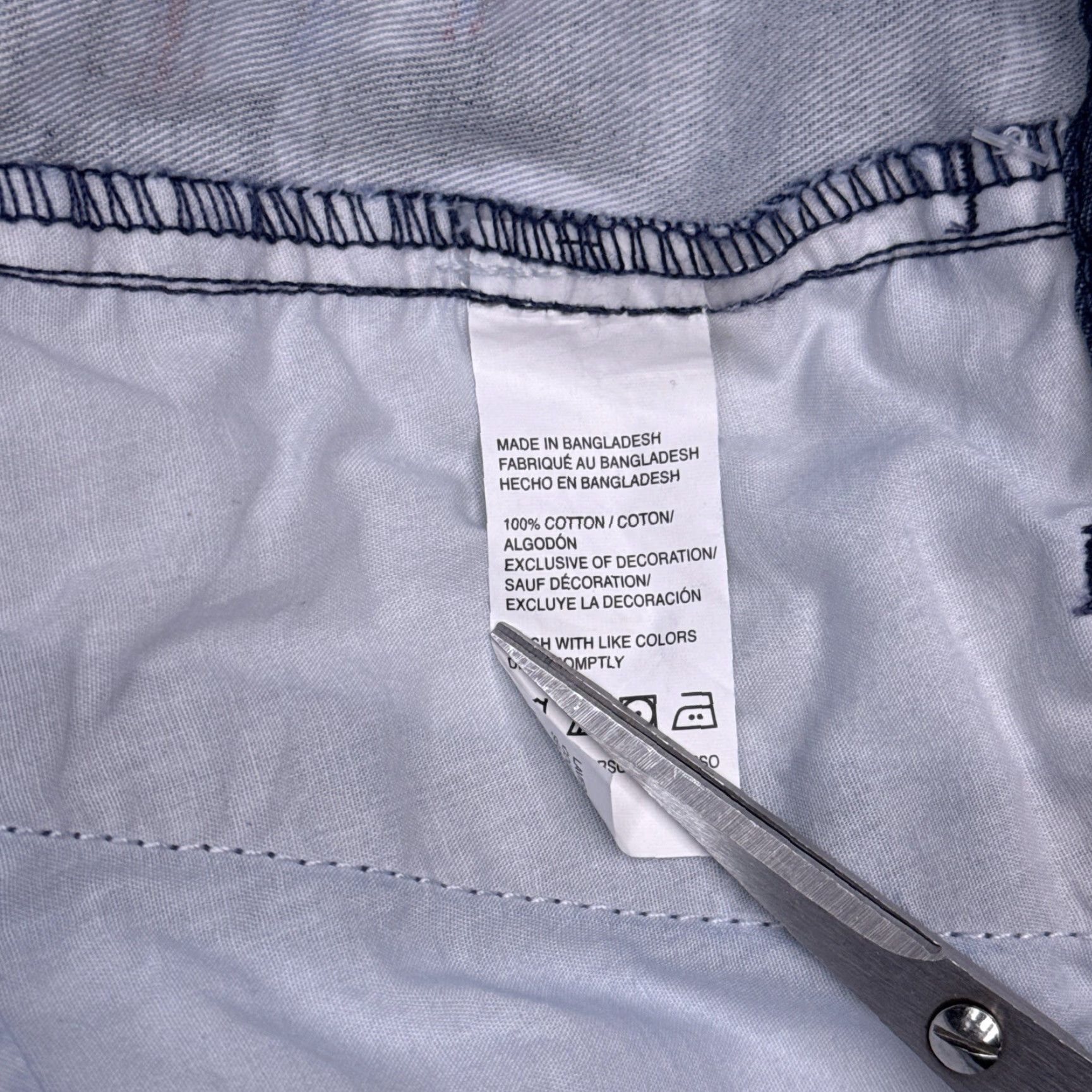Izod IZOD Saltwater Shorts Mens 34W Navy Chino 9.5 Inch Inseam Lighthouses New Size US 34 / EU 50 - 6 Thumbnail