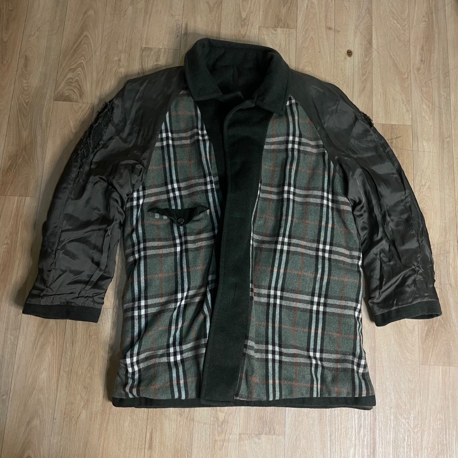 Burberry VINTAGE Burberry coat nova check virgin wool green olive Size US M / EU 48-50 / 2 - 3 Thumbnail