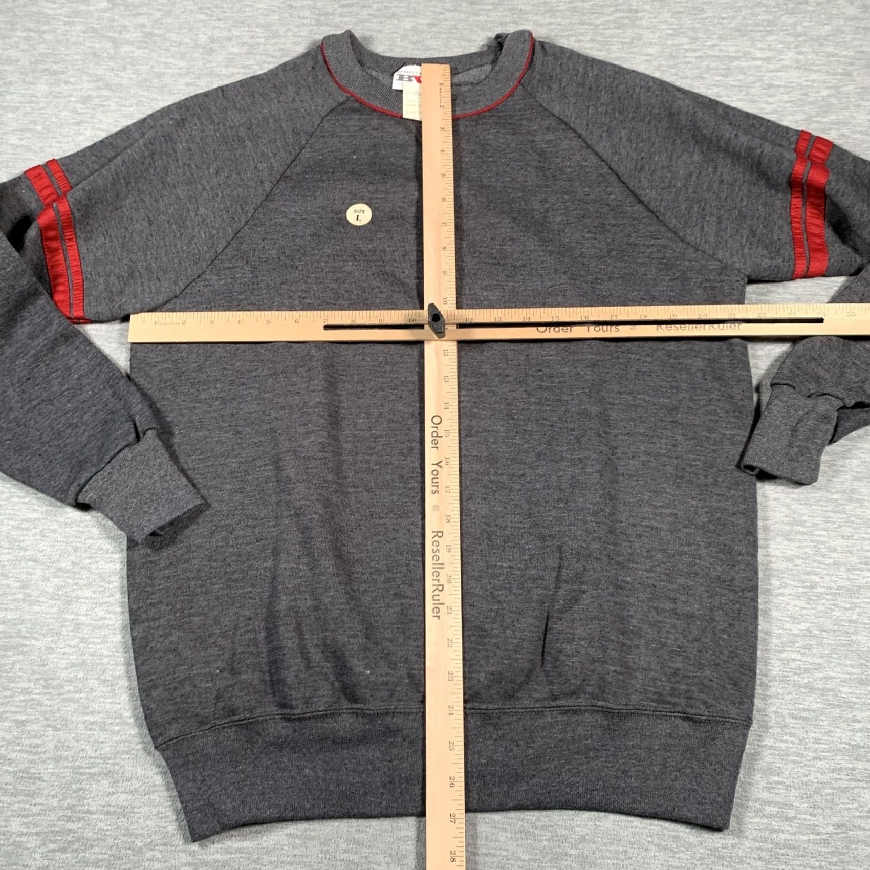 Vintage VINTAGE Bassett-Walker Sweatshirt Mens Large Gray Crewneck Raglan Made USA 90s Size US L / EU 52-54 / 3 - 7 Thumbnail