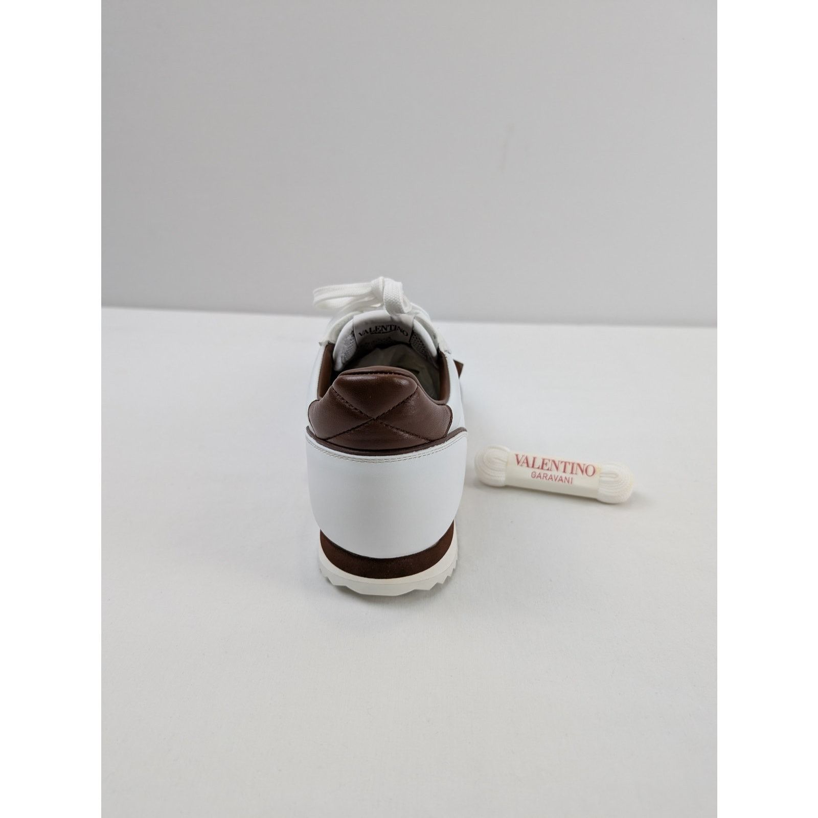 Valentino o1rshd1 Stud-around Sneakers in Leather in White Size US 11 / EU 44 - 13 Thumbnail