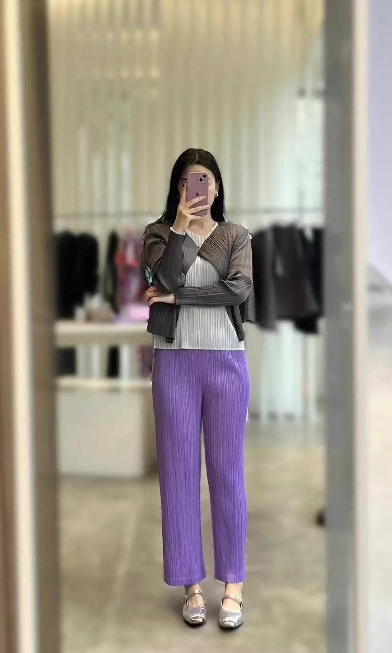 Issey Miyake Issey Miyake size:3 Violet pleated straight-leg pants Size 23" - 5 Thumbnail
