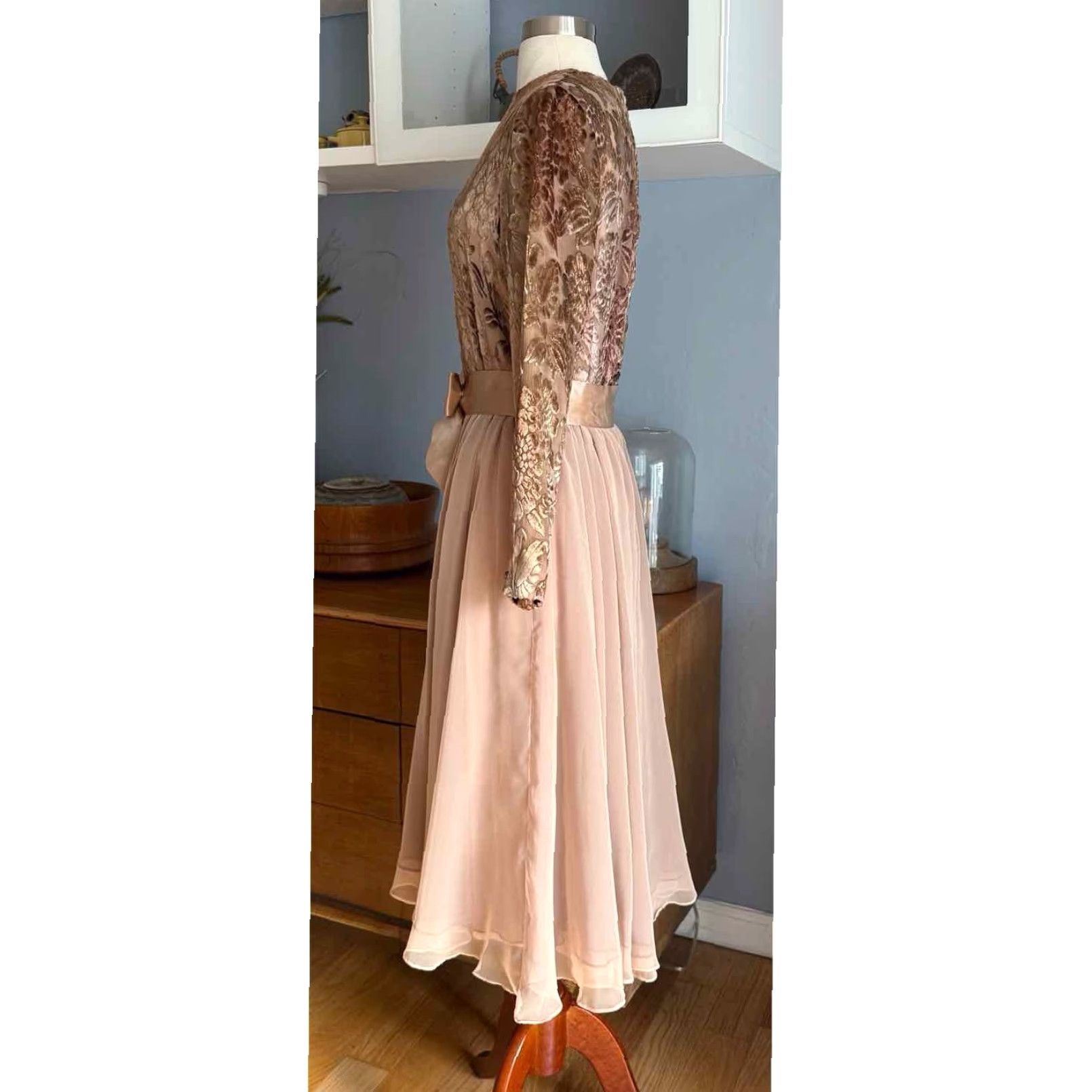 Velvet VINTAGE Harold Levine Boutique Dress Floral Velvet Silk Chiffon Cocktail 70s S Champagne Bohemian Tea Dress Womens Size S / US 4 / IT 40 - 3 Thumbnail
