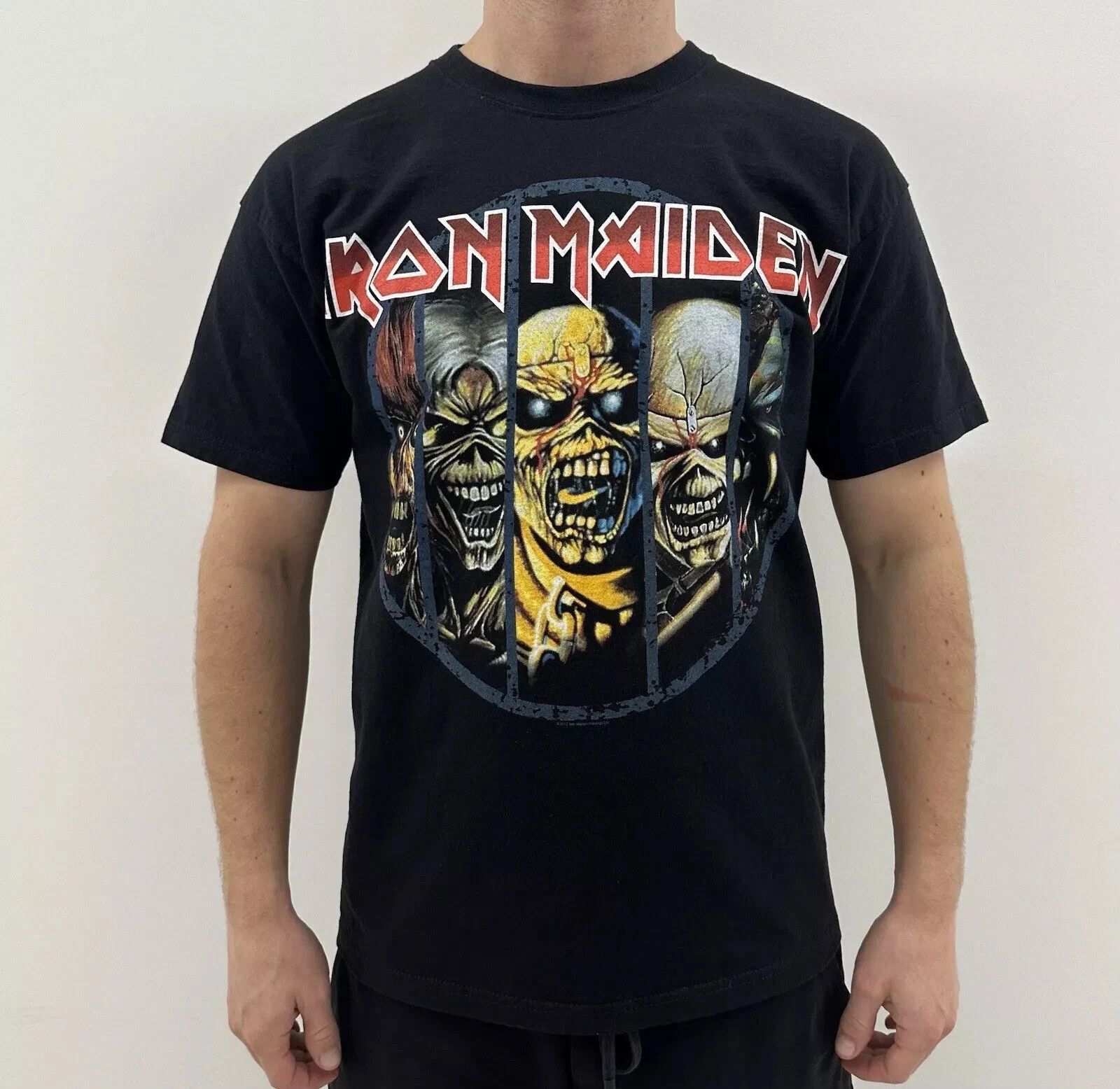 Fruit Of The Loom IRON MAIDEN 2012 SHIRT TEE BAND Official Retro Bloke MUSIC Size US M / EU 48-50 / 2 - 1 Thumbnail