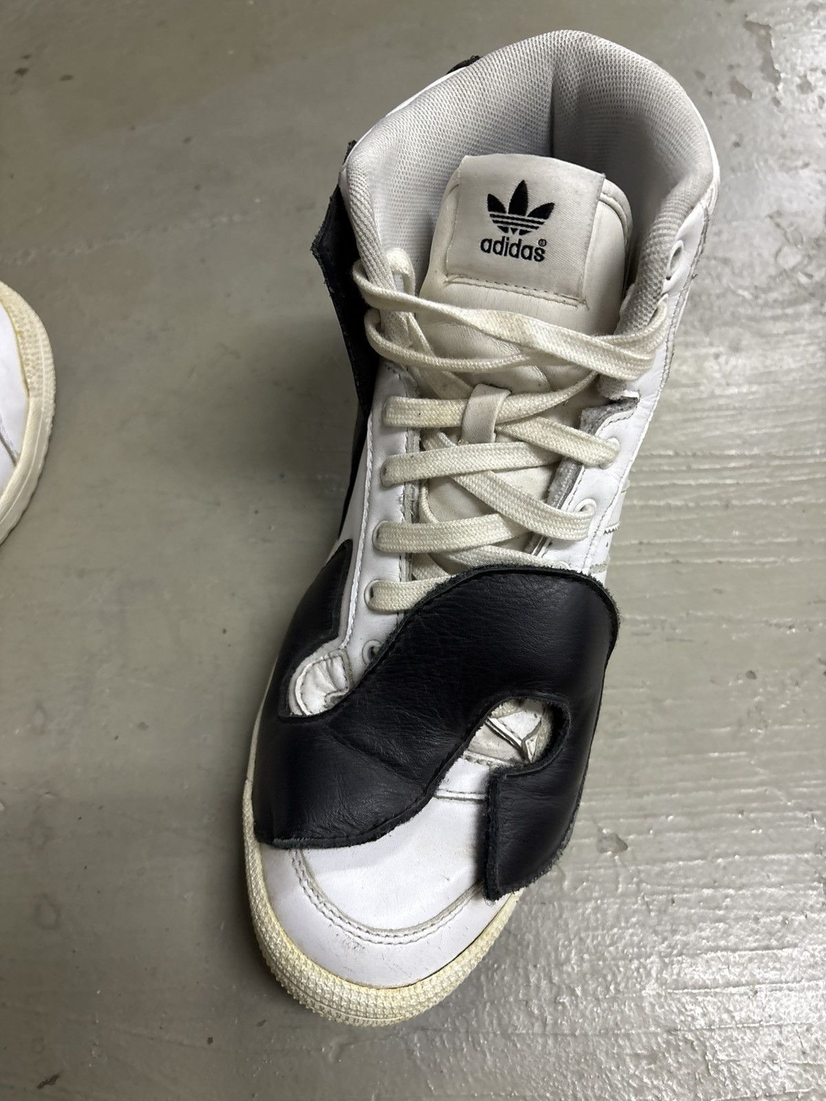 Adidas × Jeremy Scott adidas Originals Jeremy Scott LETTERS LEATHER Black White Size US 8.5 / EU 41-42 - 18 Thumbnail