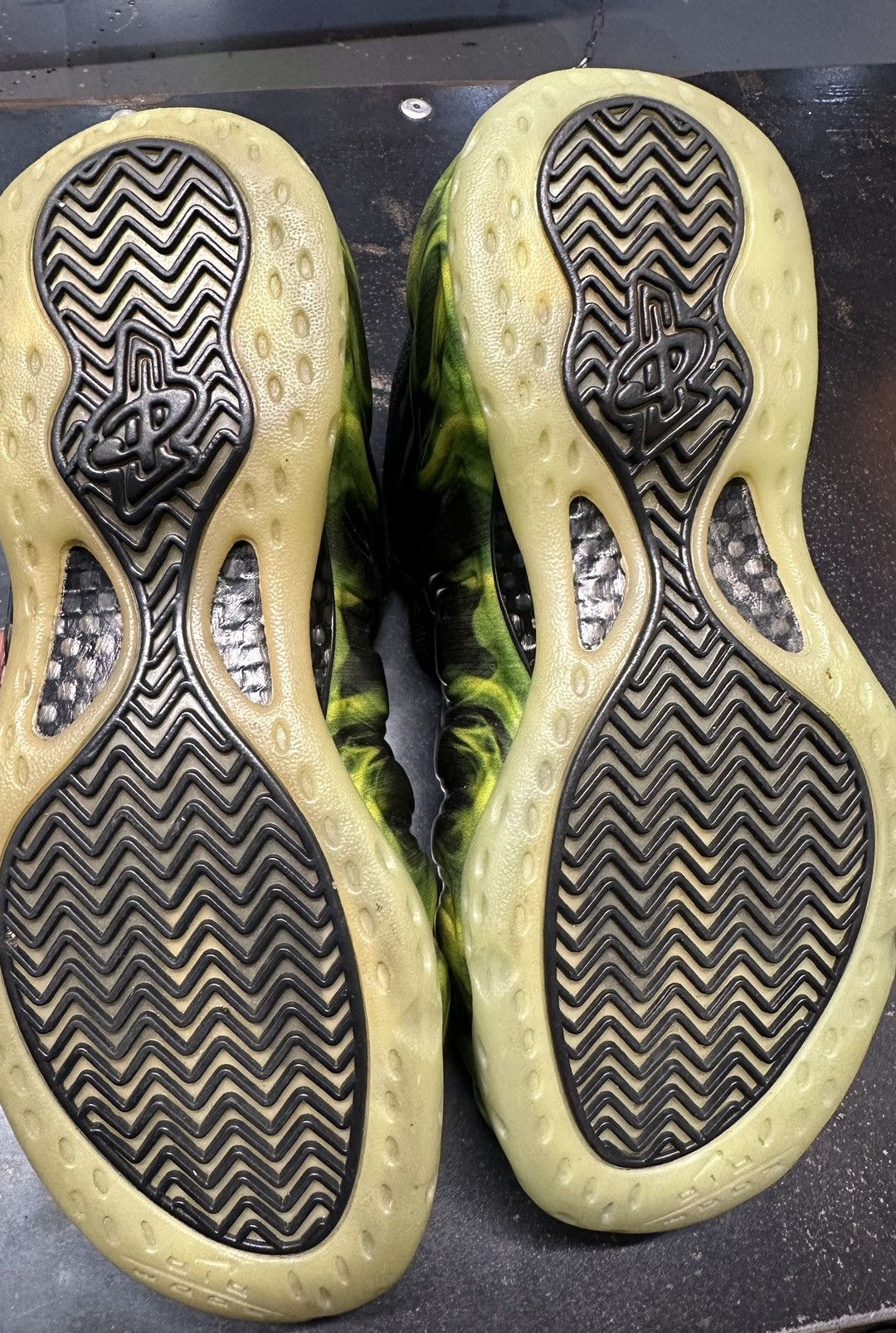 Nike Nike Air Foamposite One ParaNorman Size US 6.5 / EU 39-40 - 3 Thumbnail