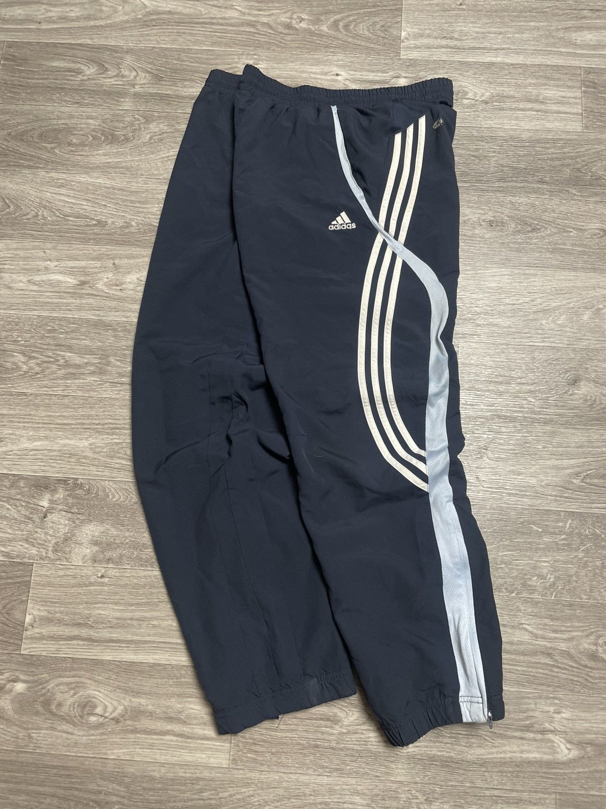 Adidas Vintage Adidas 3-Stripe Track Pants 2000s Y2K Size US 34 / EU 50 - 2 Thumbnail