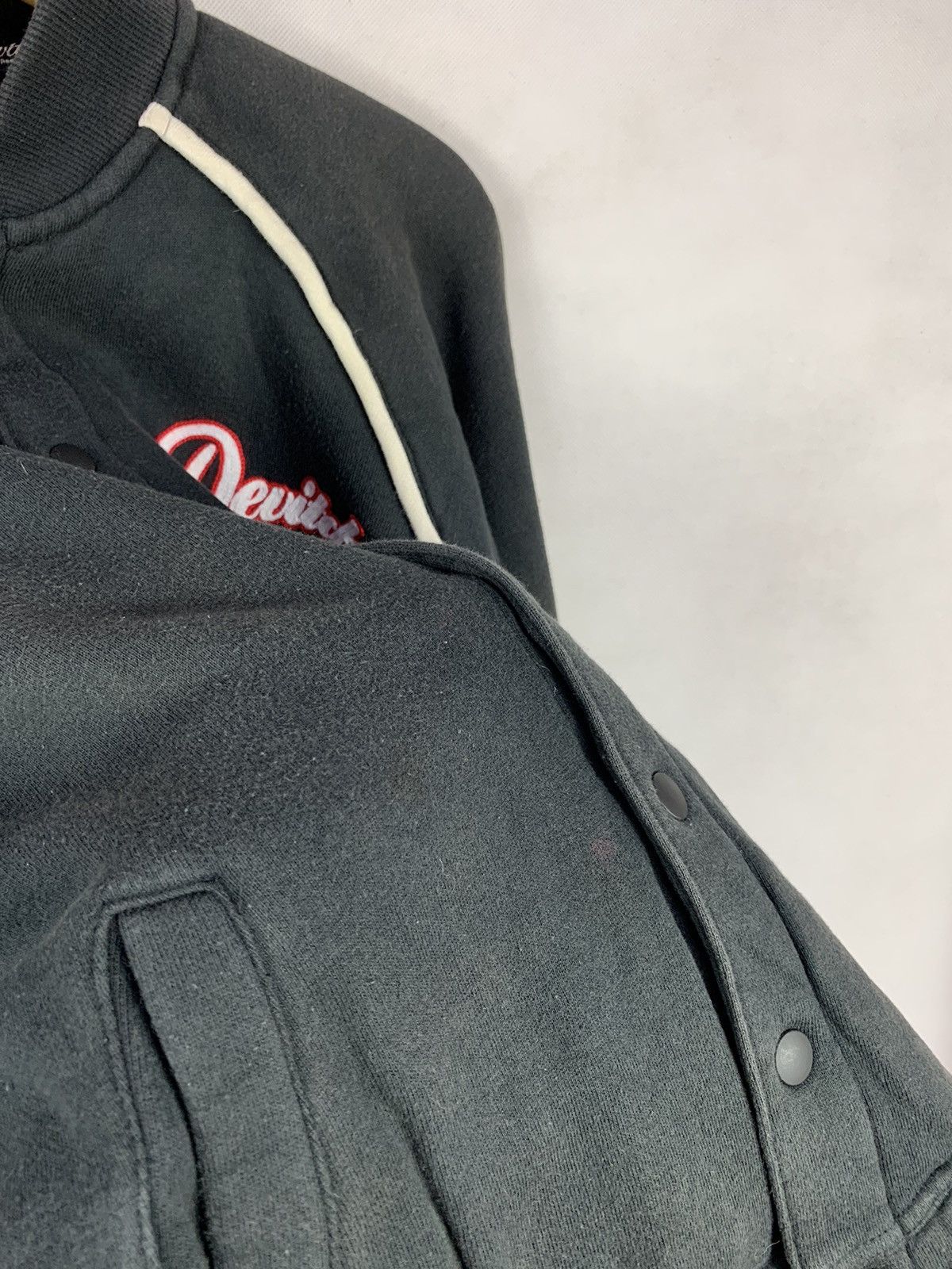 Japanese Brand Rare! Devitchu Streetwear Big Logo Baseball Sweater Size US M / EU 48-50 / 2 - 10 Thumbnail