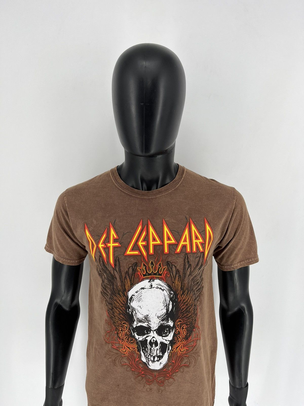 Band Tees × Vintage Vintage Y2K Def Leppard Band Tee Size S Faded Double Sided Size US S / EU 44-46 / 1 - 5 Thumbnail