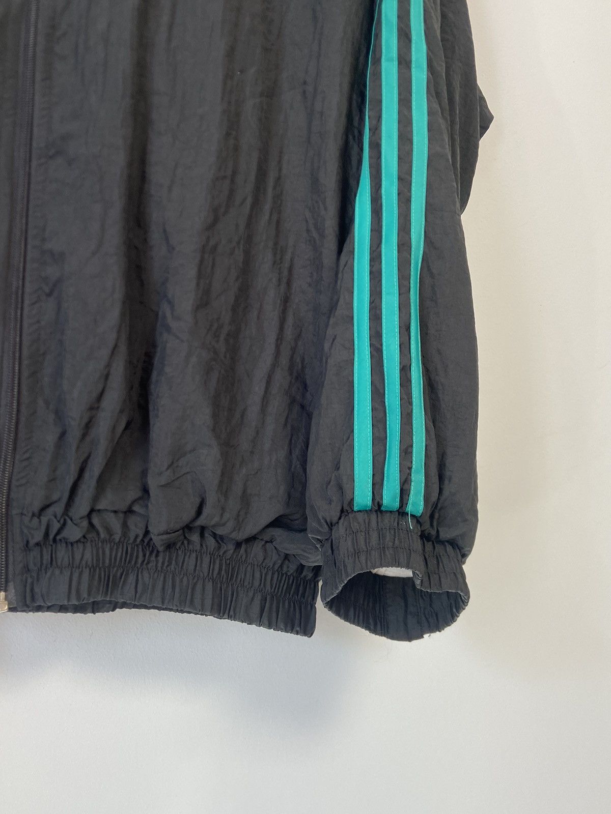 Adidas × Vintage Adidas Vintage Nylon Jacket y2k style hype Size US XL / EU 56 / 4 - 2 Thumbnail