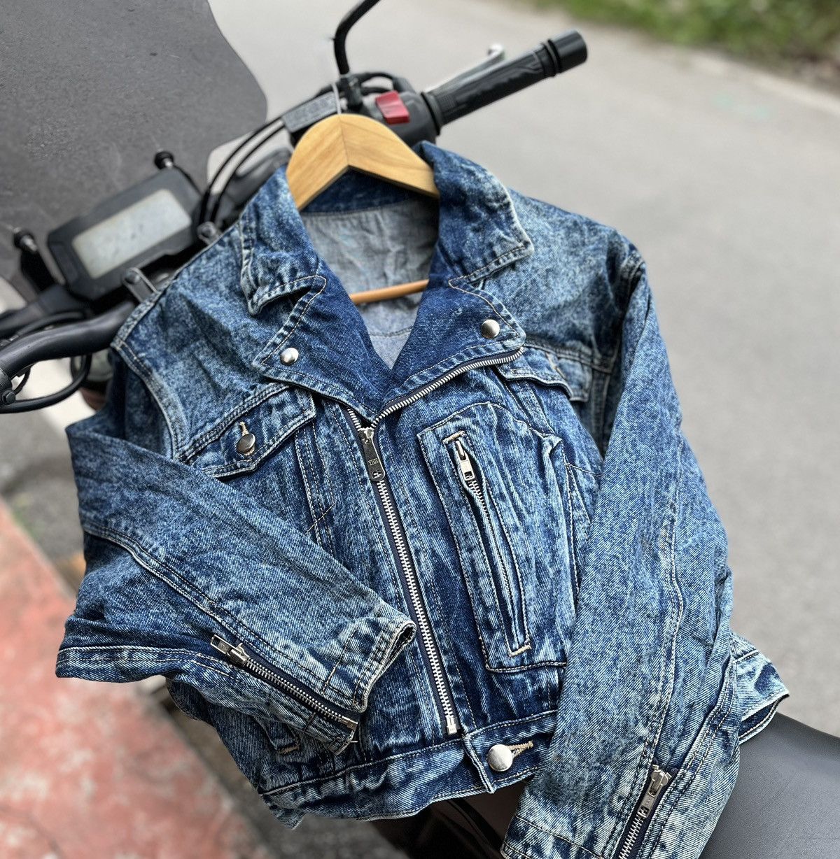 Other Vintage Biker Acid Wash Denim Jacket • Size US M / EU 48-50 / 2 - 6 Thumbnail