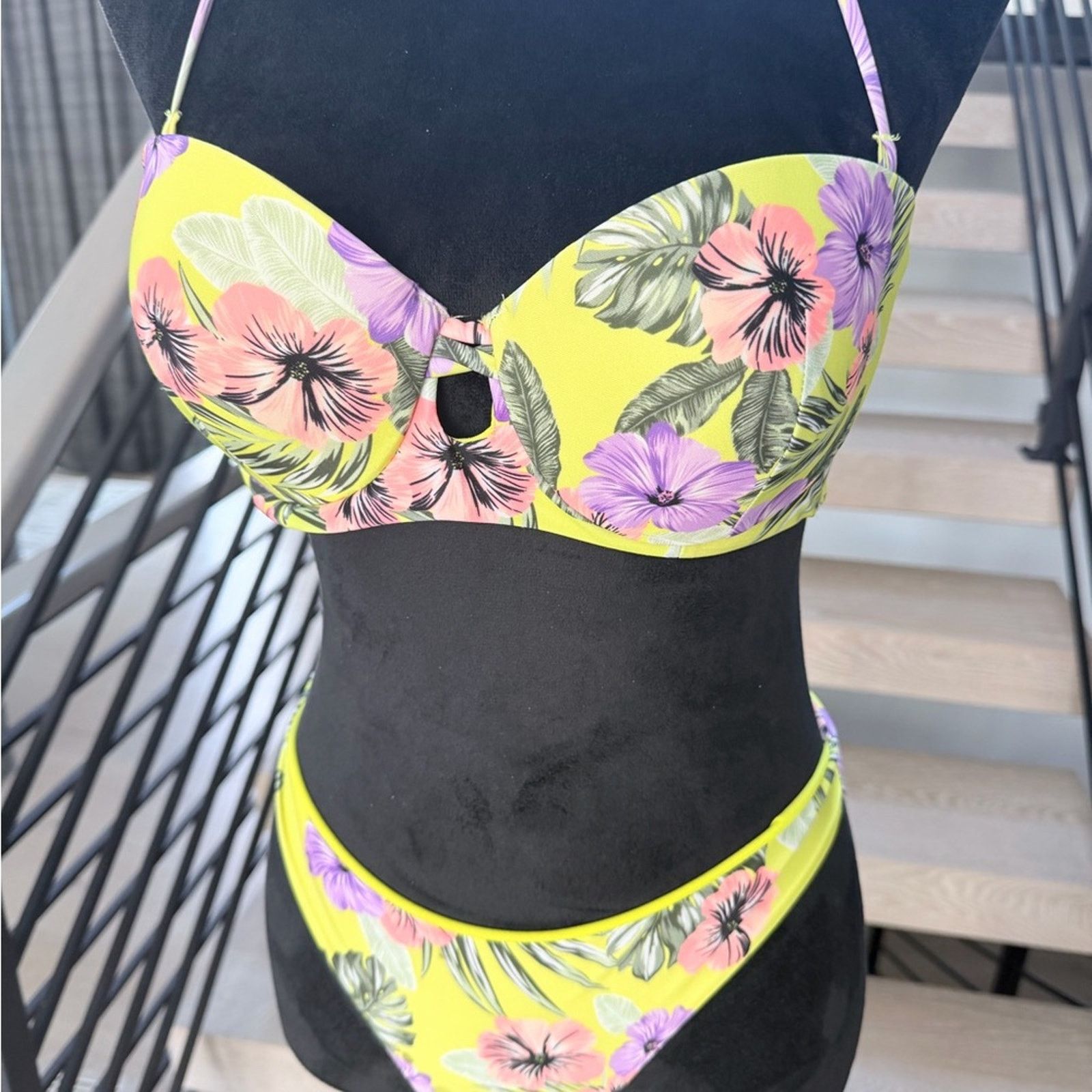 Other New Tropical Floral Two Piece Swimsuit Bikini Push-up XS Size ONE SIZE - 2 Thumbnail