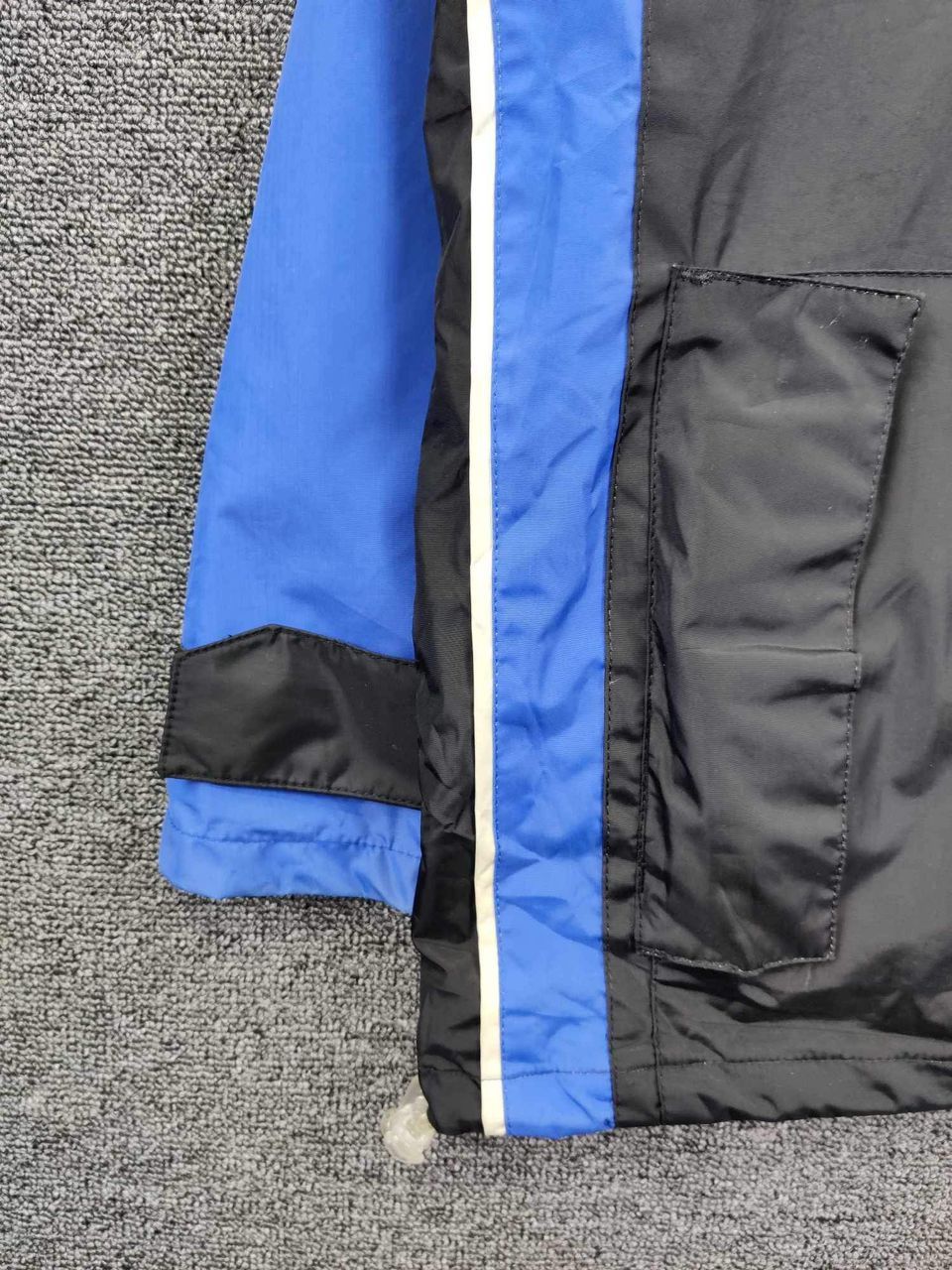 Helly Hansen Vintage Helly Hansen Waterproof Windbreaker Jacket Size US M / EU 48-50 / 2 - 4 Thumbnail