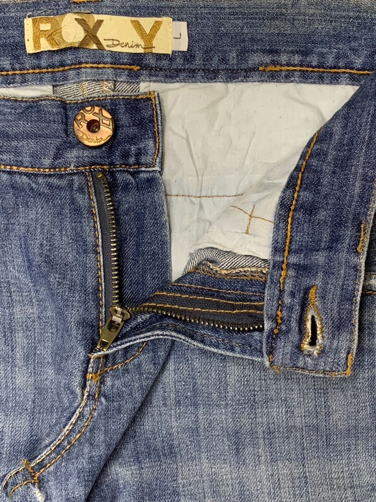 Japanese Brand Vintage Japanese Brand Blue Wash Flare Style Jeans Size 32" / US 10 / IT 46 - 9 Thumbnail