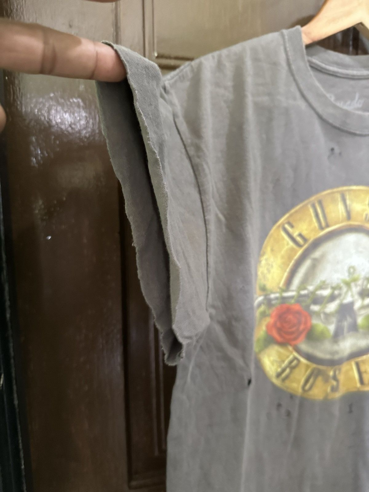 Band Tees × Guns N' Roses Gun n roses Bravado graphic logo Big hole shirt Size US M / EU 48-50 / 2 - 3 Thumbnail