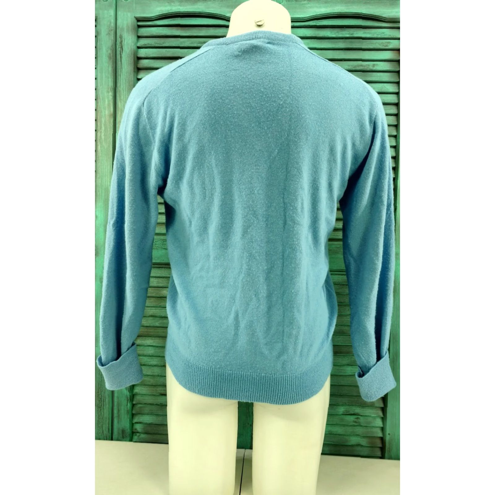 Izod VINTAGE IZOD Lacoste Men's V-Neck Cardigan Sweater Sky Blue USA made Blue Gator Cardigan Mens Sky Blue UCS Size US L / EU 52-54 / 3 - 5 Thumbnail