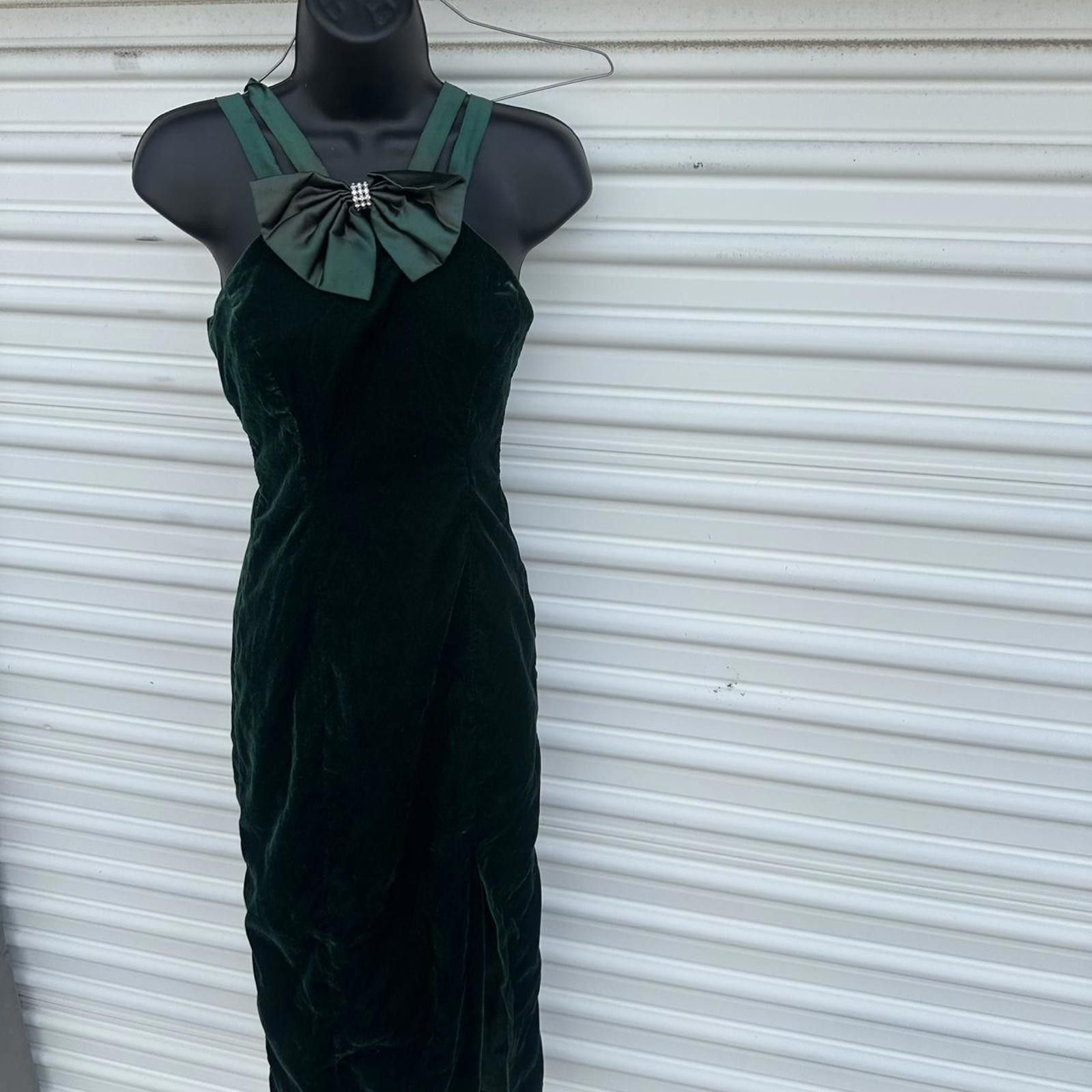 Other Emerald green velvet midi dress Size XS / US 0-2 / IT 36-38 - 1 Thumbnail