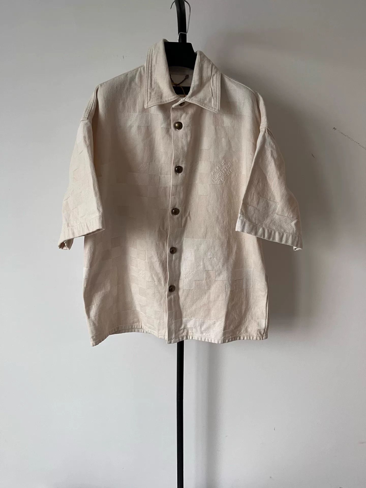 Louis Vuitton beige short sleeve button-up shirt Size US M / EU 48-50 / 2 - 1 Thumbnail
