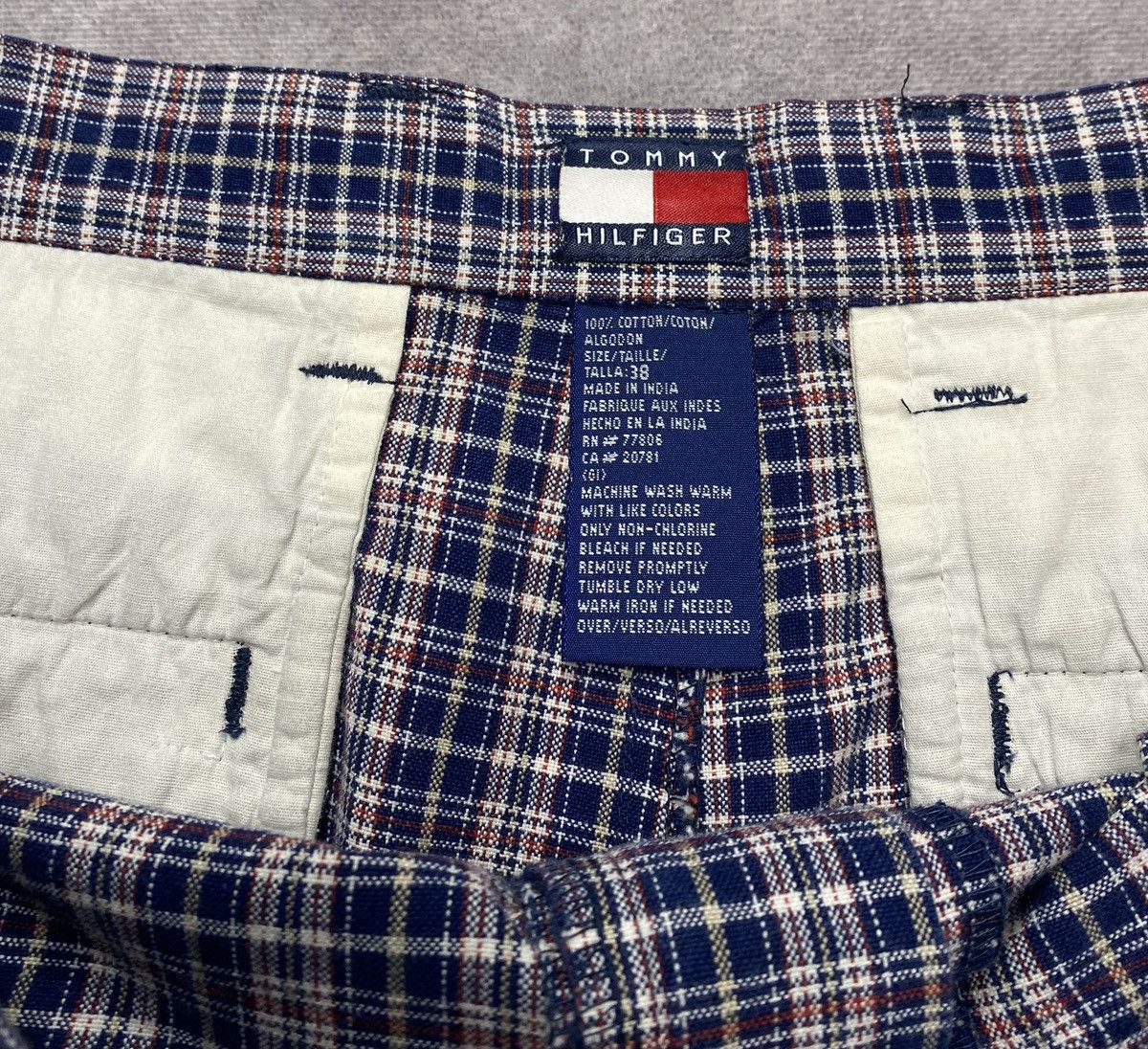 Tommy Hilfiger 90’s Vintage Tommy Hilfiger Checkered Pleated Shorts Size US 38 / EU 54 - 3 Thumbnail