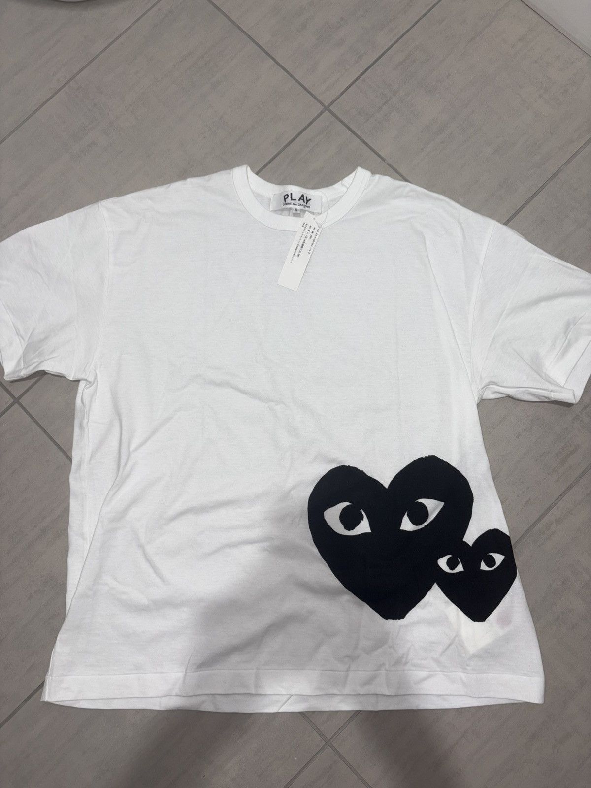 Comme des Garcons PLAY Black Heart oversized T-shirt Size US S / EU 44-46 / 1 - 1 Thumbnail