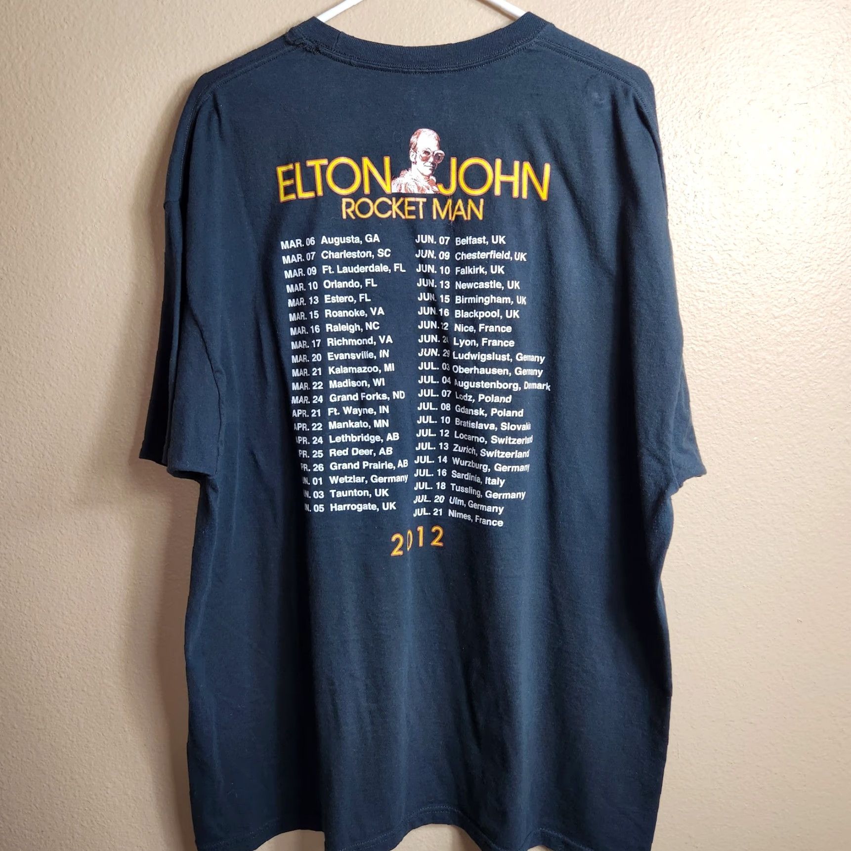 Hanes Elton John Unisex Cotton Rocketman 2012 Black Concert Tee 2XL Hanes Men T-Shirt Band Music Rock Concert Crew Neck Short Sleeve Graphic Print Logo Size US XXL / EU 58 / 5 - 3 Thumbnail