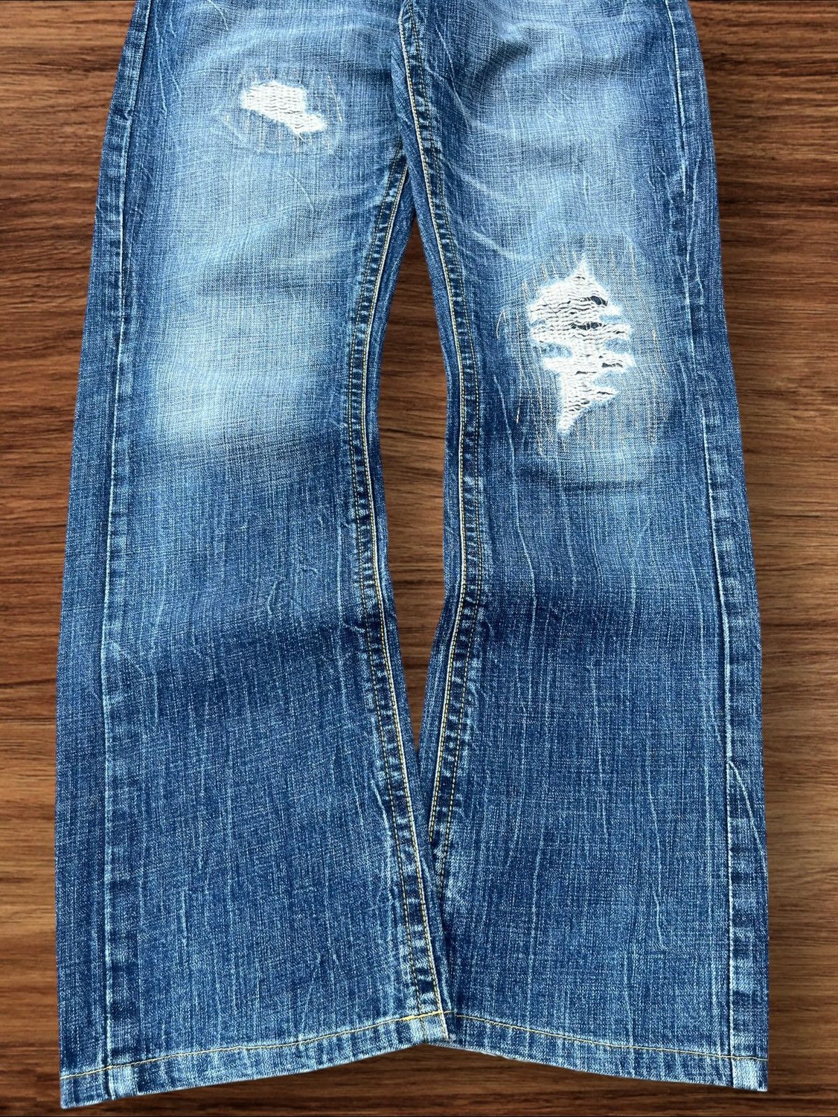 Japanese Brand Vintage Japanese Brand Blue Washed Buttonfly Distressed Jean Size US 31 - 12 Thumbnail