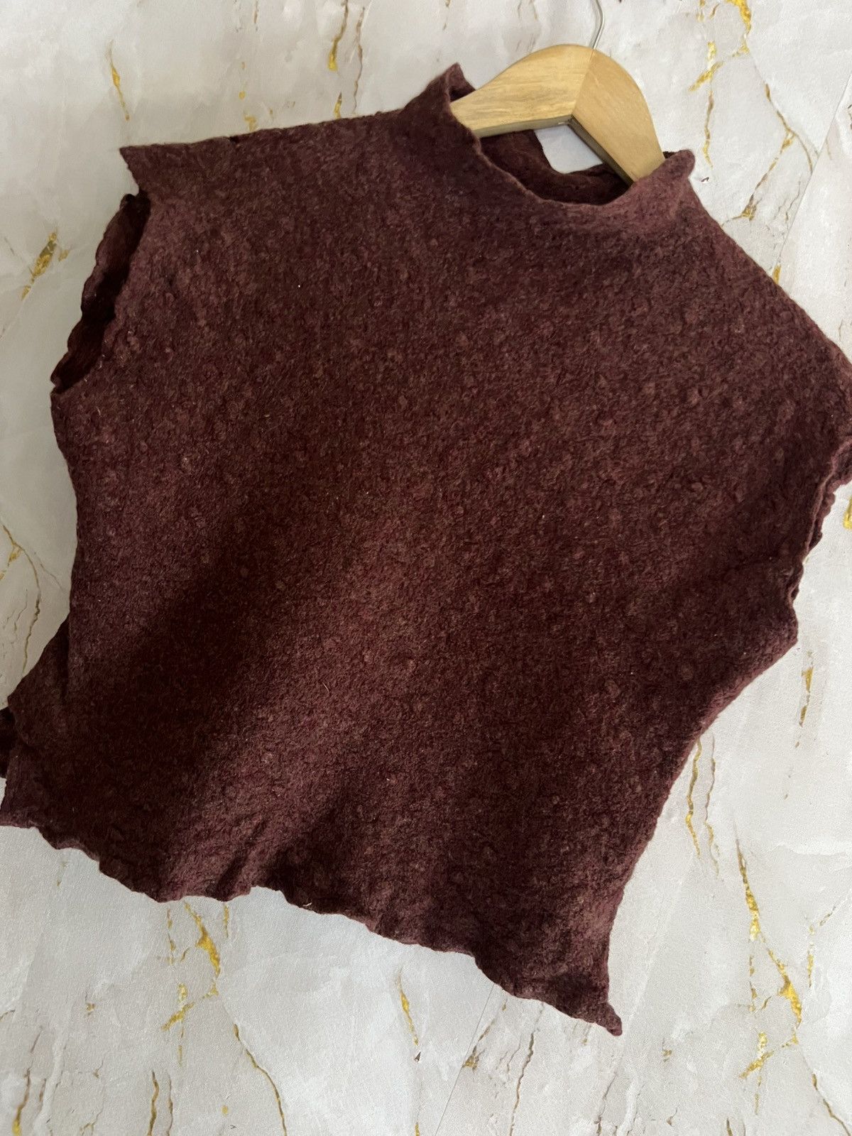 Issey Miyake Plantation Red Crop-Top – Designer Issey Miyake Inspired Size M / US 6-8 / IT 42-44 - 5 Thumbnail