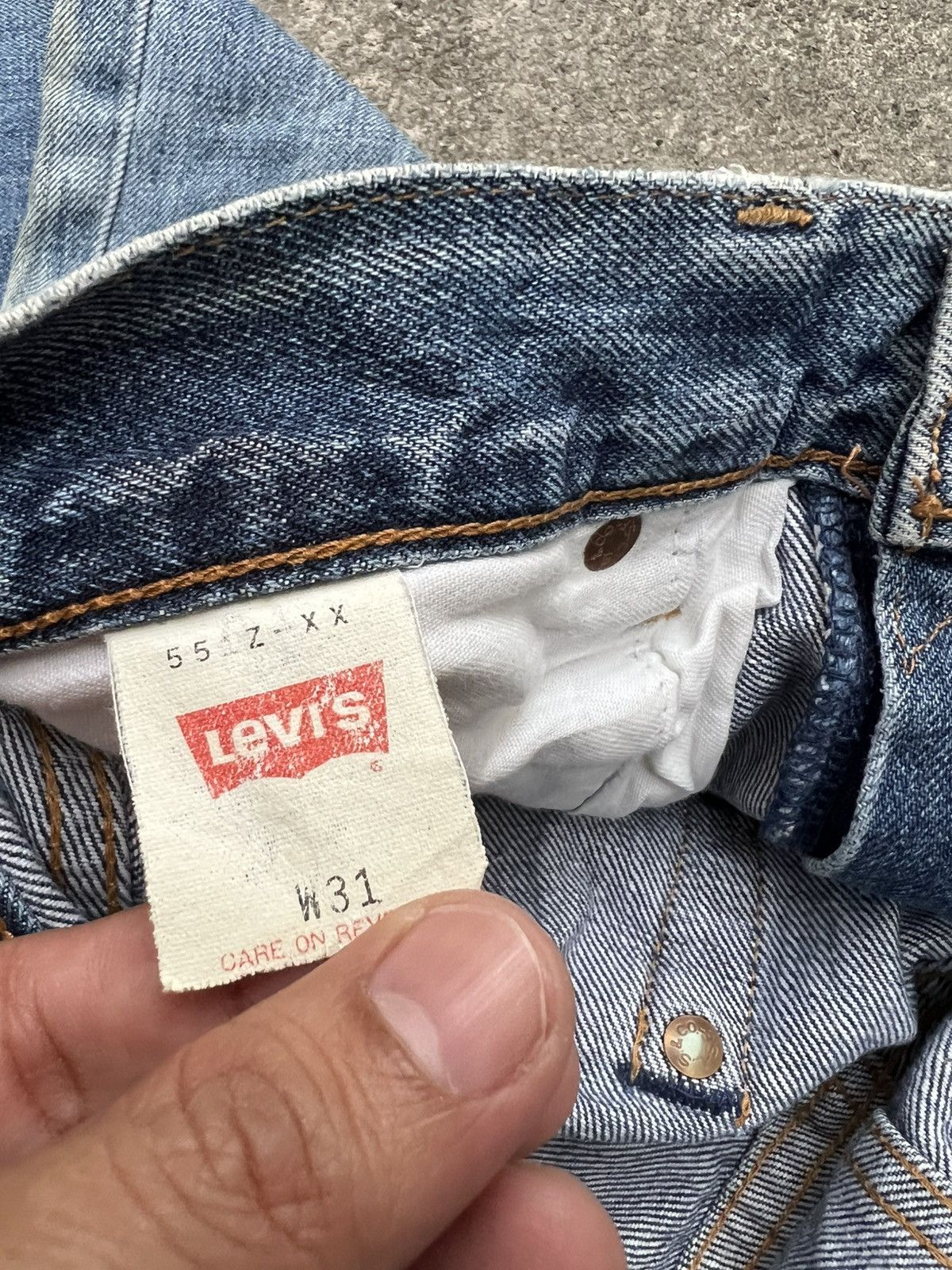 Levi's Vintage 90’s Levi’s 551Z Big E Selvedge Faded Jean Size US 30 / EU 46 - 23 Thumbnail