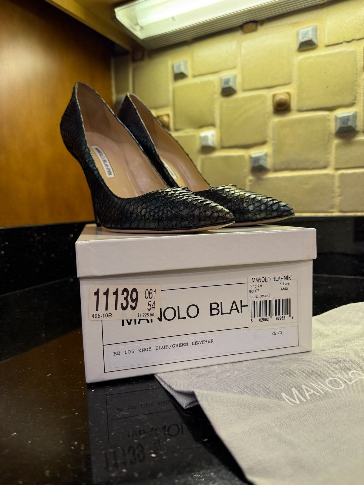 Manolo Blahnik Iconic BB007 Size US 10 / IT 40 - 4 Thumbnail